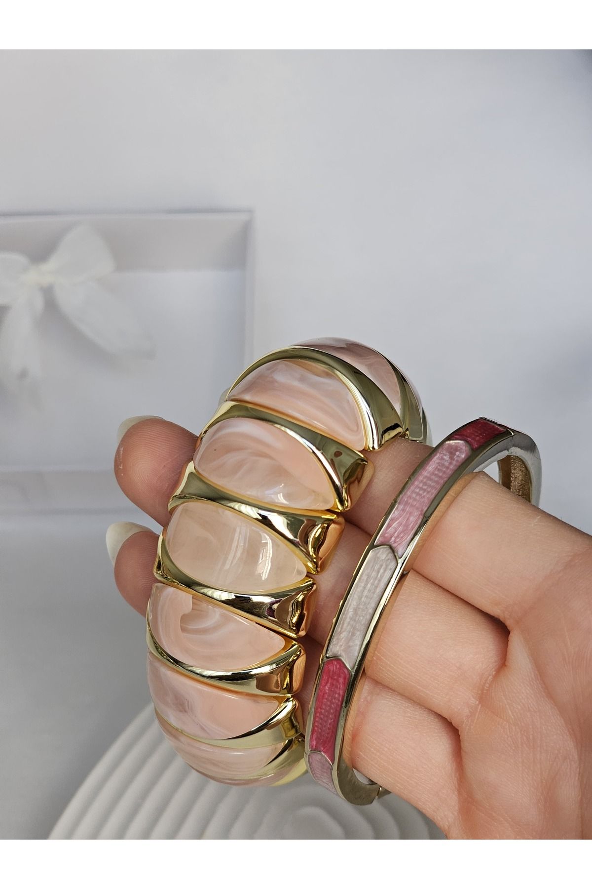 Roya Happiness MİNELİ BİLEZİK PEMBE KADIN BİLEKLİK GOLD GÜMÜŞ YAZLIK ALAÇATI BİLEKLİK SEVGİLİYE HEDİYE KUTULU