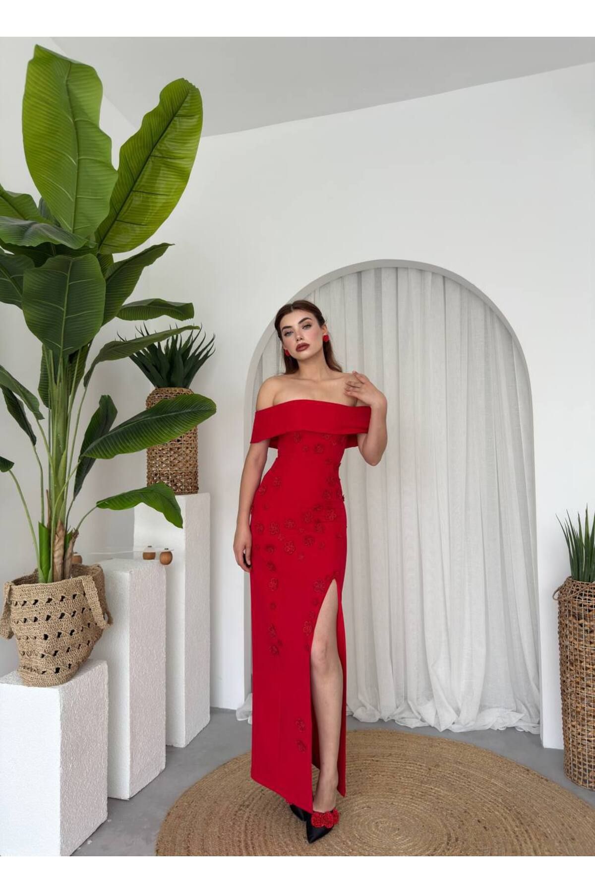 ETİKAFASHION Straplez Papatya Detaylı Yırtmaçlı Kadın Elbise