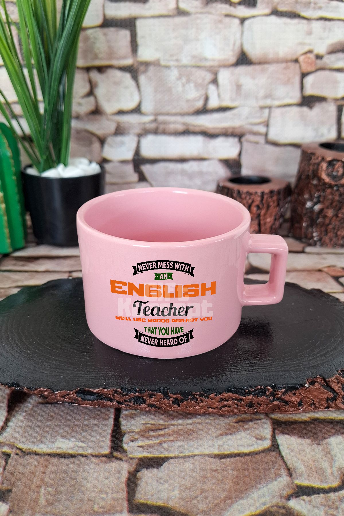 giftkonsept Never Mess With An English Teacher Baskılı İngilizce Öğretmeni Kare Kulplu Fincan Pembe Kupa Bardak