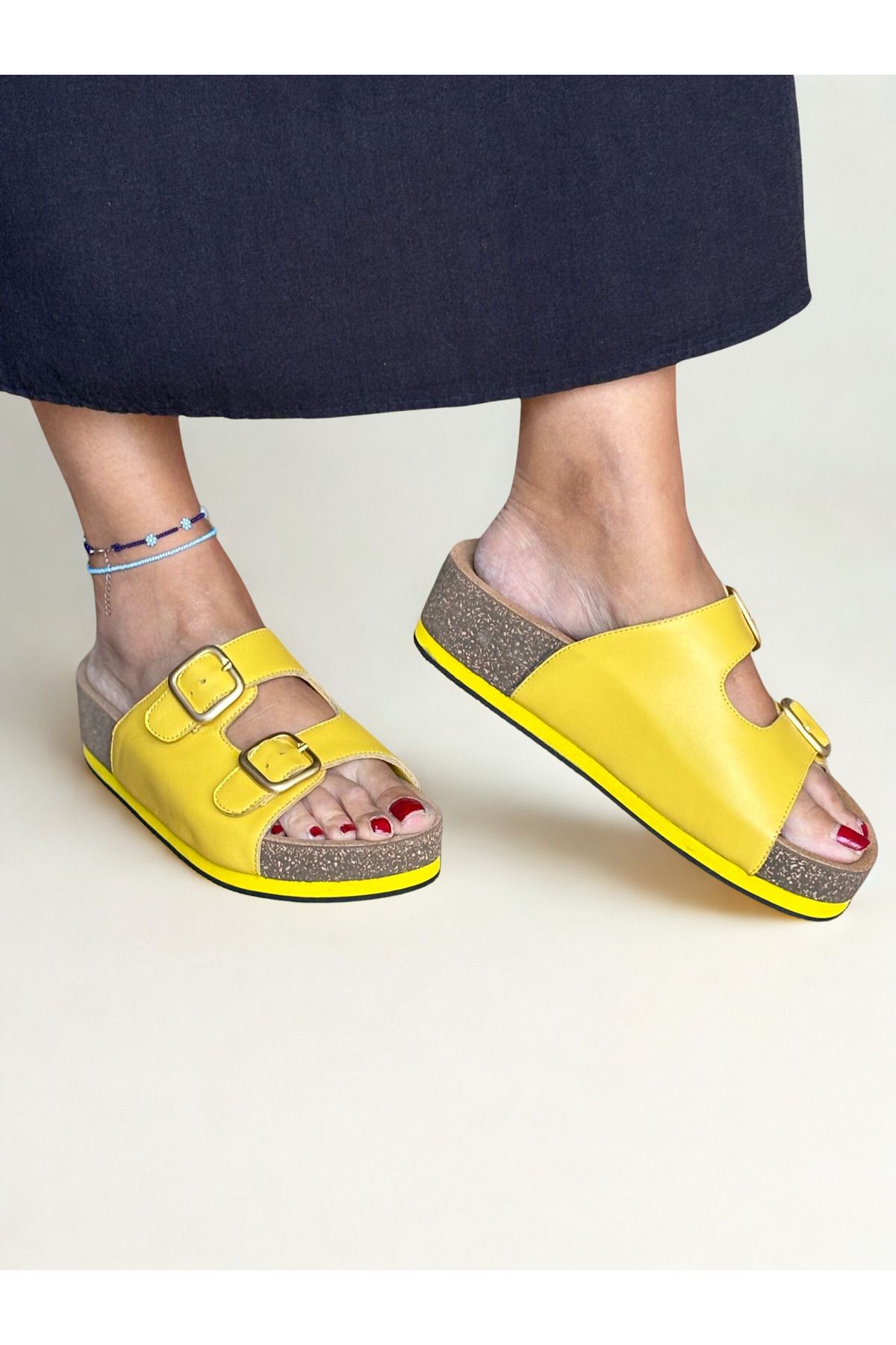 NEVE SHOES Sarı Hakiki Deri Tokalı Kadın Günlük Rahat Terlik
