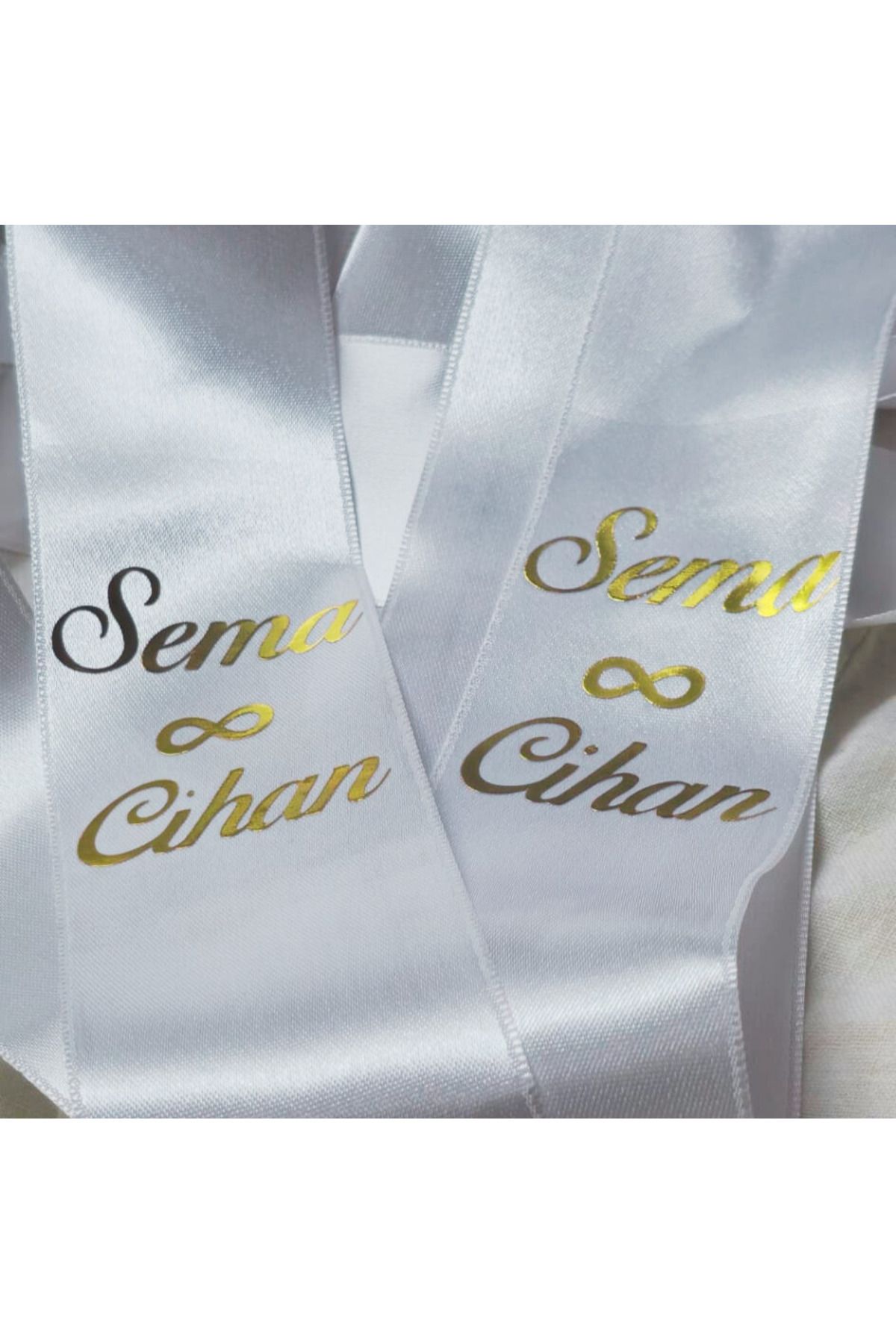 Frisson Kişiye Özel Nişan Düğün Gelin Damat İsimli Takı Kurdelesi 6 Cm Eninde 2 Metre 2 Adet