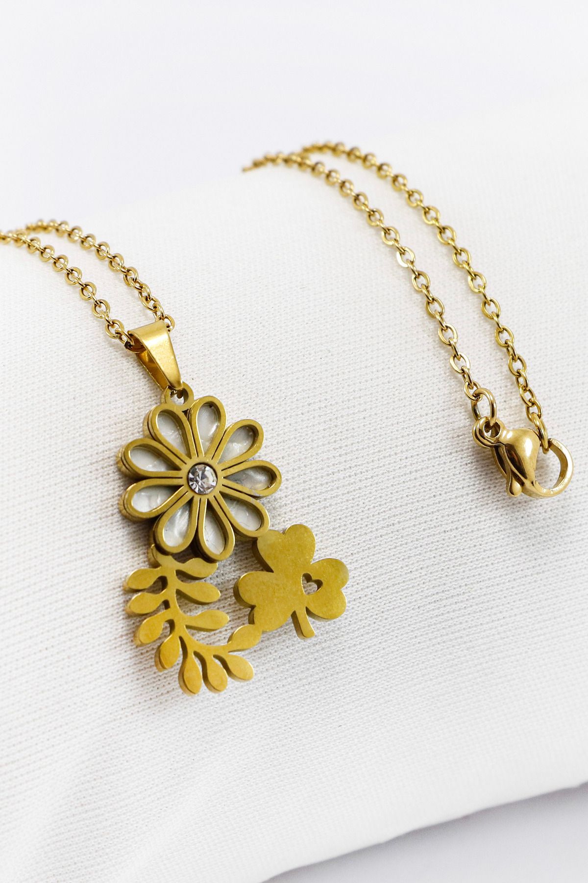 biuti Paslanmaz Çelik Gold Renkli Parlak Taşlı Sedefli Çiçek Yoncalı Çelik Kolye , Hediyelik Kolye (60 cm)