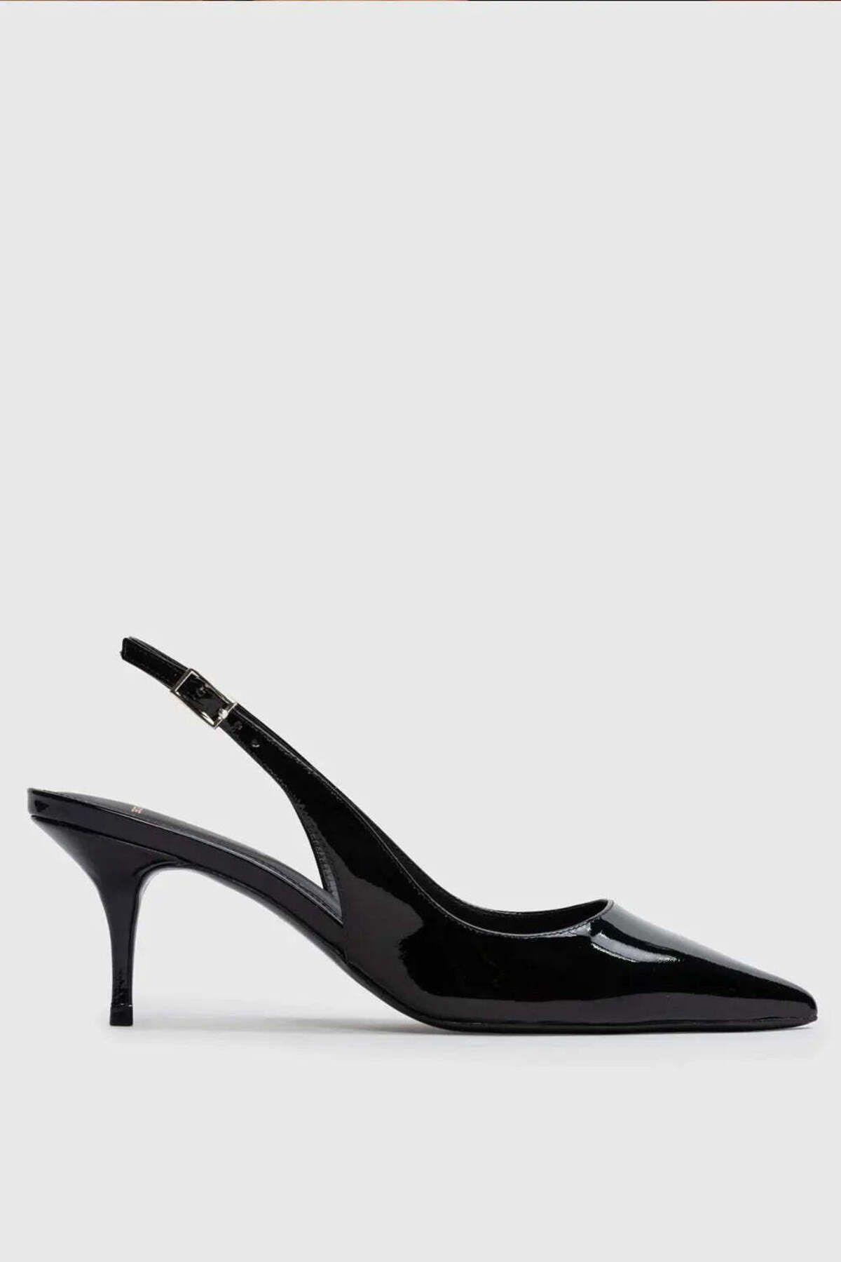 American Rag Cie Kadınlar İçin Şık Pointy Toe Slingback Pompa - Patent Deri ve Kedi Topuk