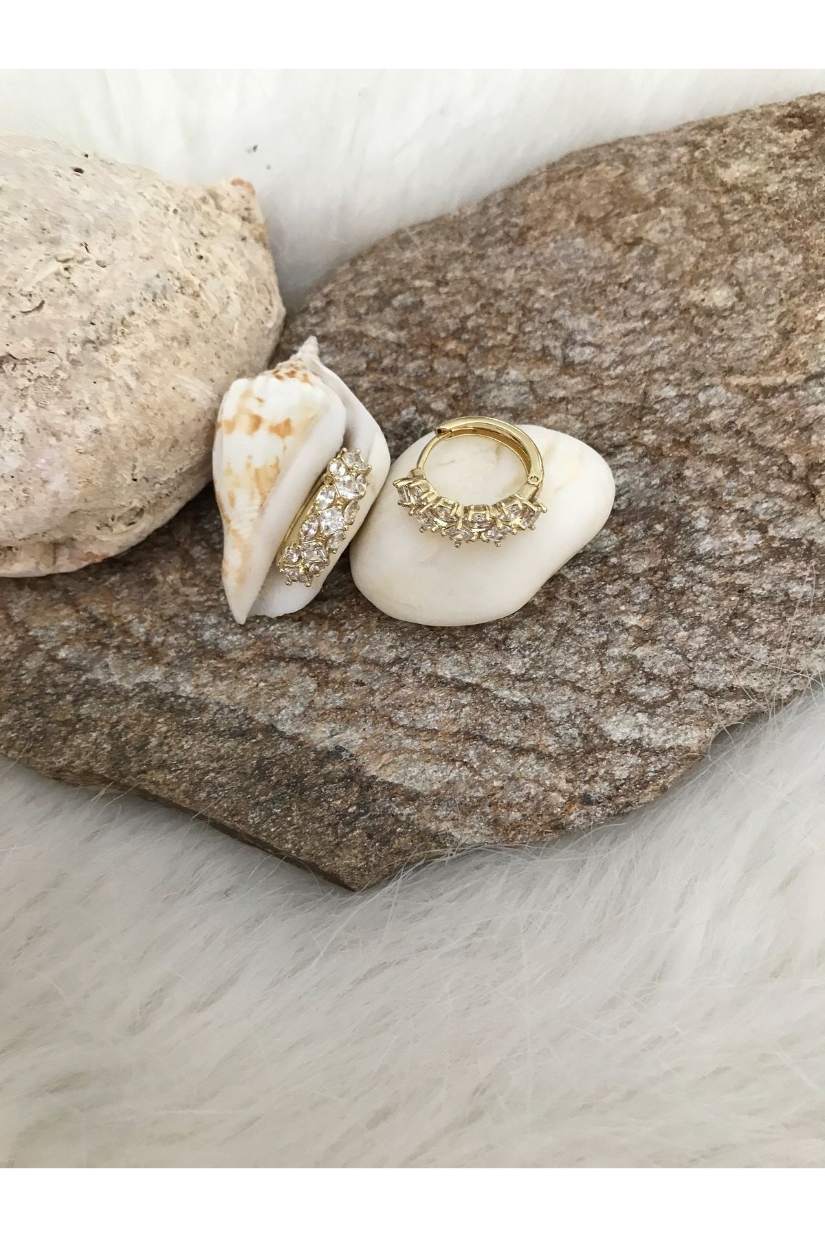XUPİNGS JEWELRY Sıralı Mekik Kesim Zirkon Taşlı Kuyumcu Model 14 Ayar Rengi Xuping Halka Küpe
