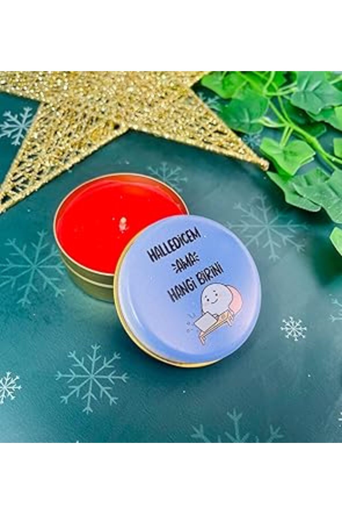 ASİTAN Giftmoda Halledicem Ama Hangi Birini Tasarımlı Kokulu Teneke Mum (Kırmızı)