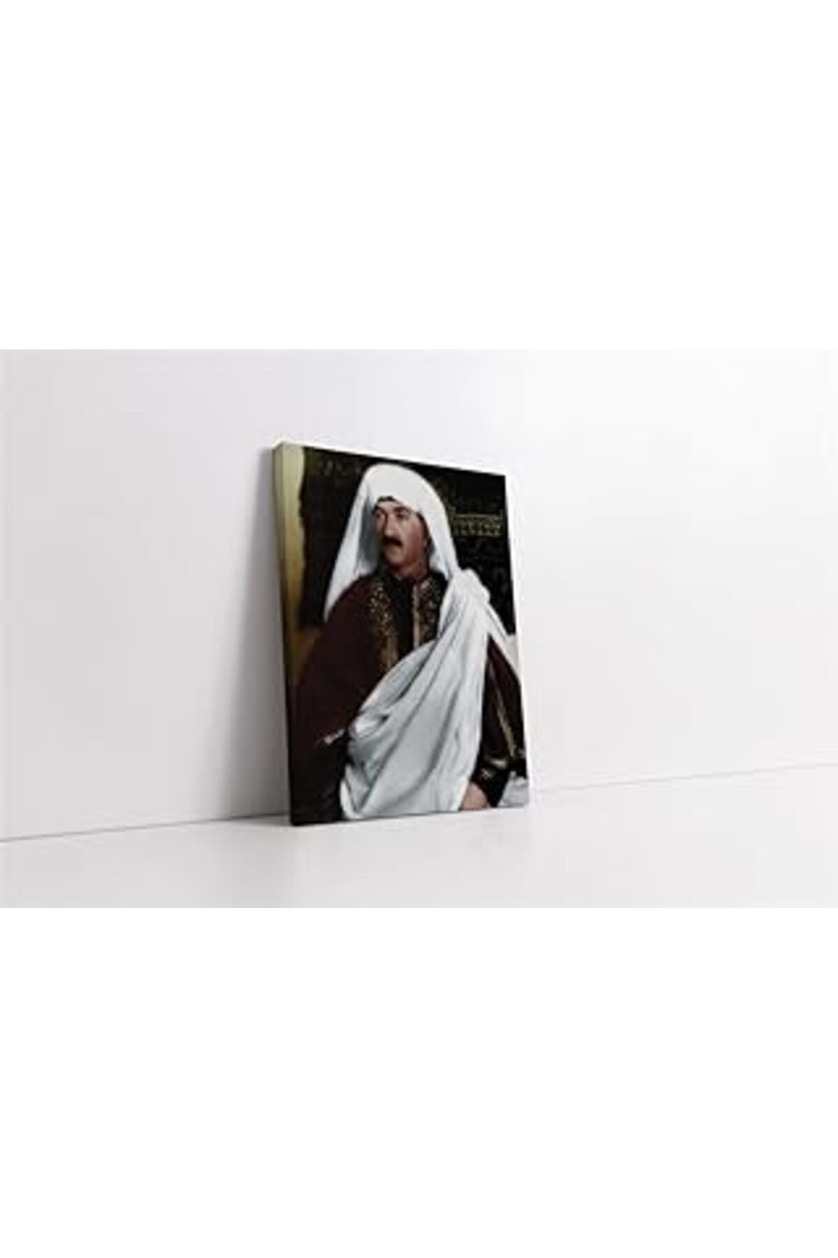 Pazarcan Tablosan Atatürk Arap Kıyafetiyle Kanvas Tablo 30X40 Cm Ka02139