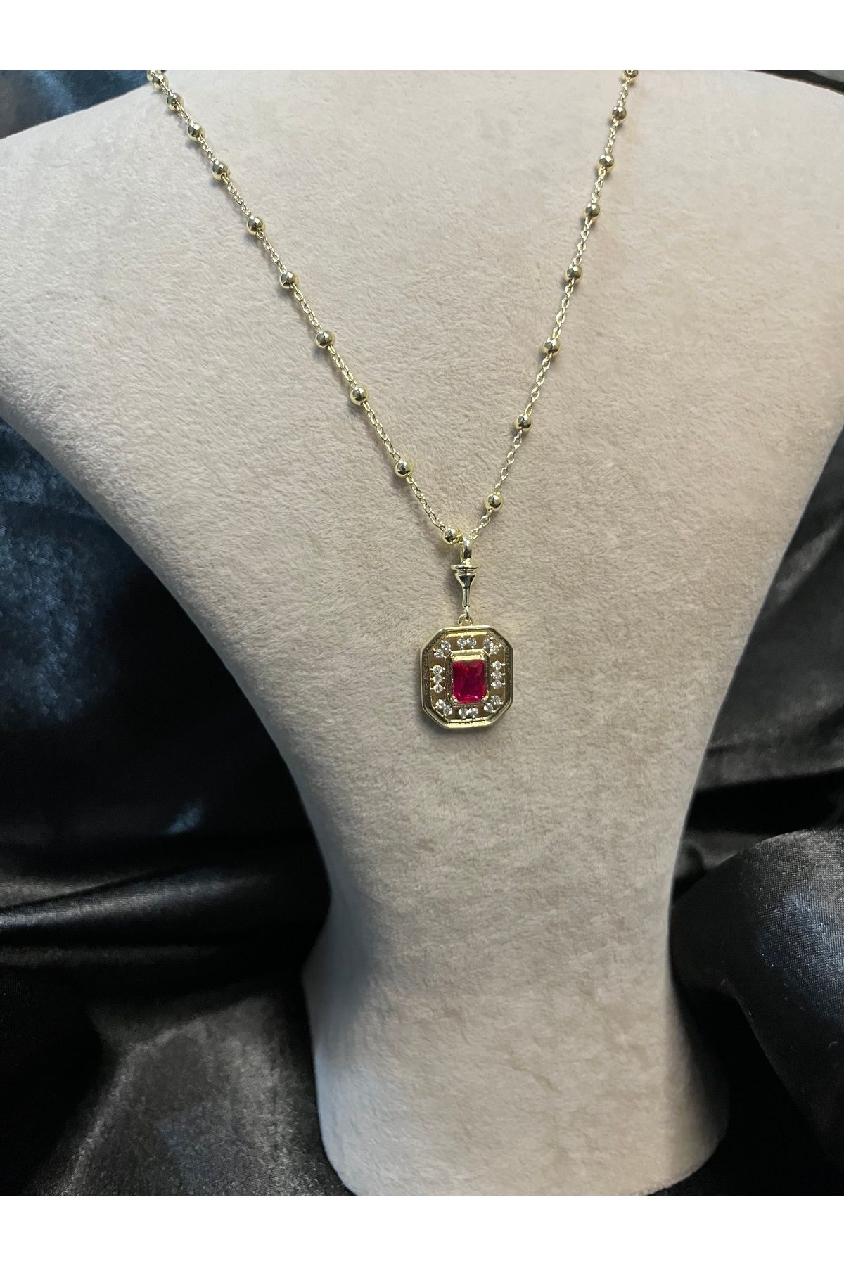 Fam&Co Jewelry Serenay Altın Kaplama Zirkon Taşlı Renkli Taş Detaylı Kadın Kolye