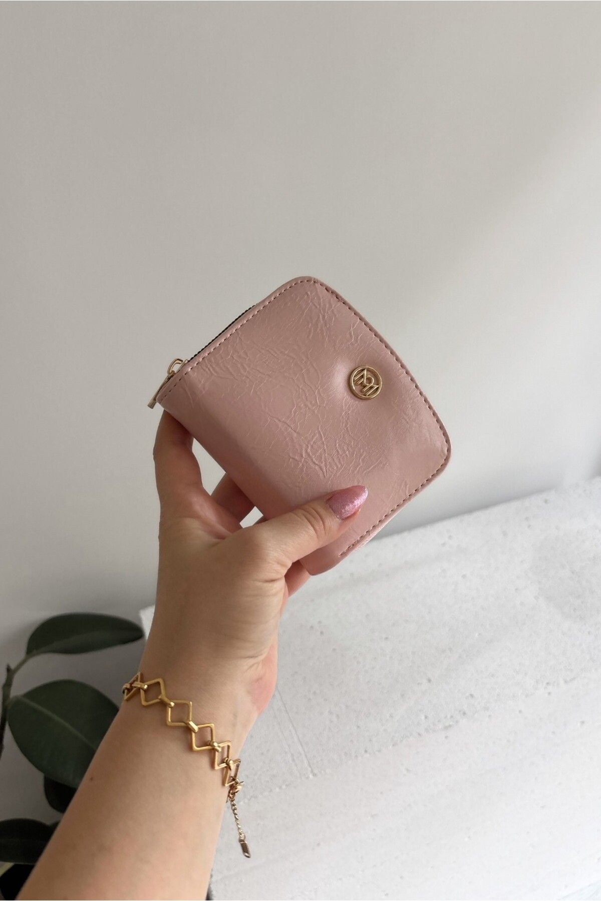 Yuka Atelier Luna Minimal ve Kullanışlı Orta Boy Suni Deri Cüzdan
