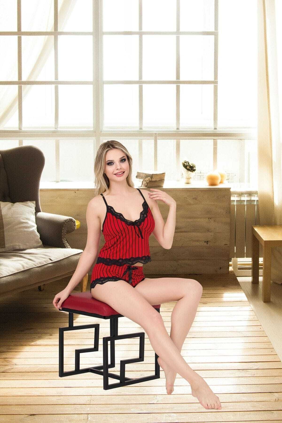 Viselya Dantelli Kırmızı Siyah Şortlu Takım