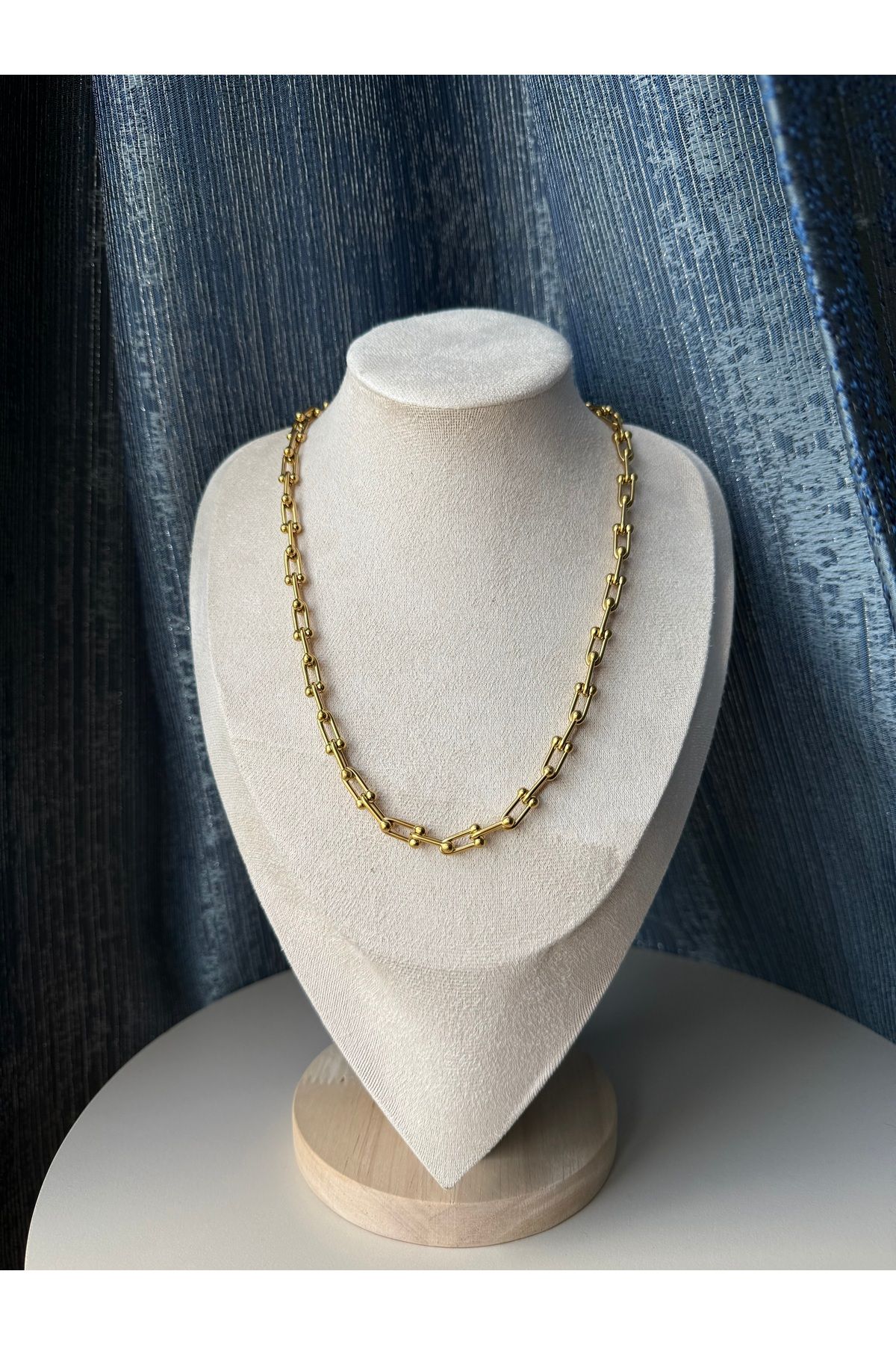 Chic Charms Sarmal Model Altın Renkli Gösterişli Paslanmaz 316L Çelik Kolye