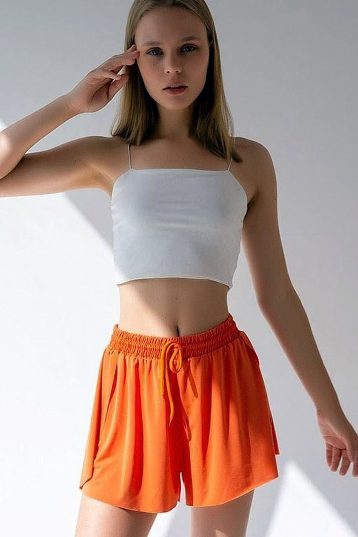 CoolLook Çift Katlı Taytlı ve Yırtmaçlı Lastikli Yüksek Bel Beli İp Büzgülü Yüksek Bel Likralı Kısa Şort