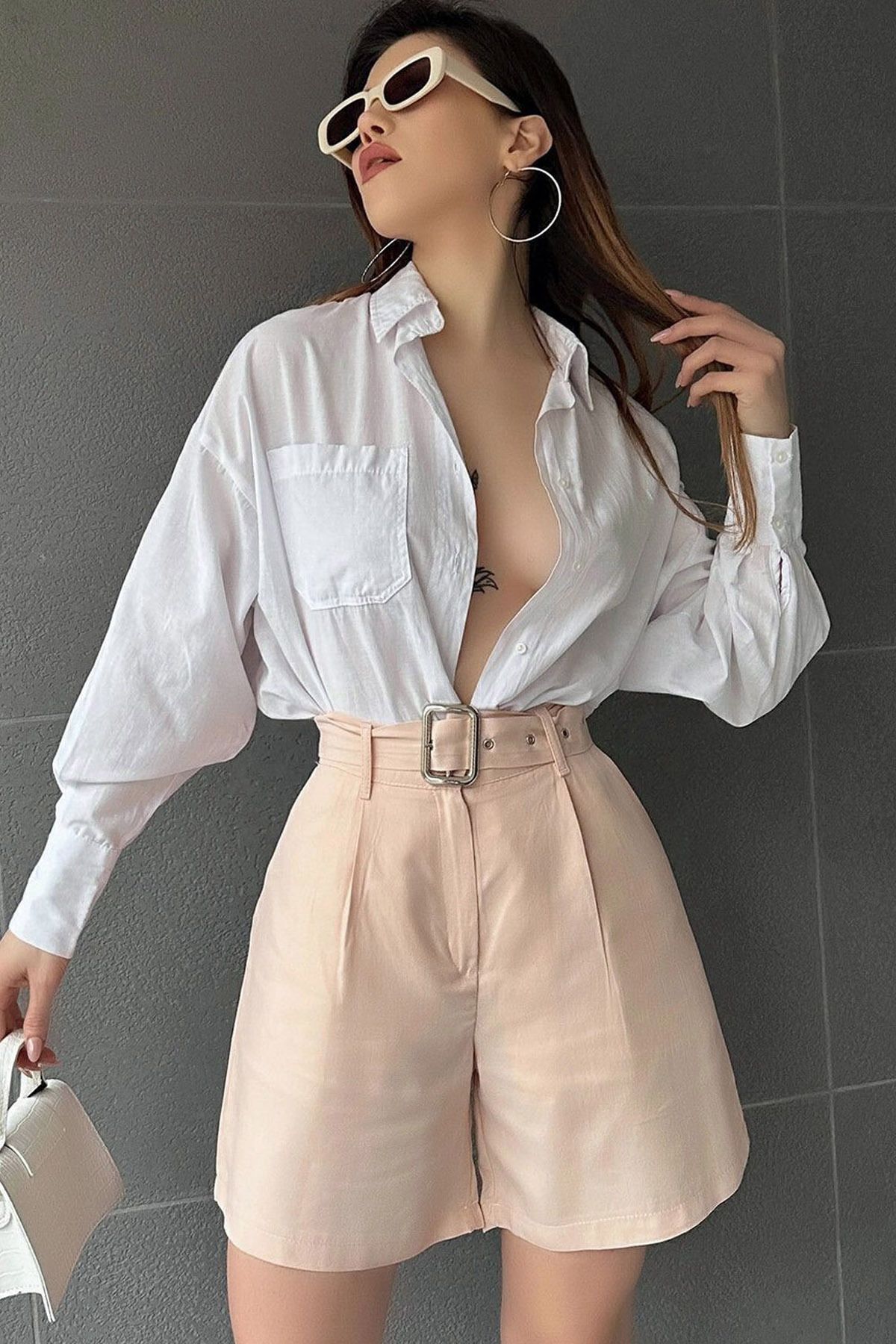 MissKybele Kumaş Kemerli Yüksek Belli İki Cepli Fermuarlı Rahat Kalıp Bol Paça Mom Boyfriend Gabardin Şort