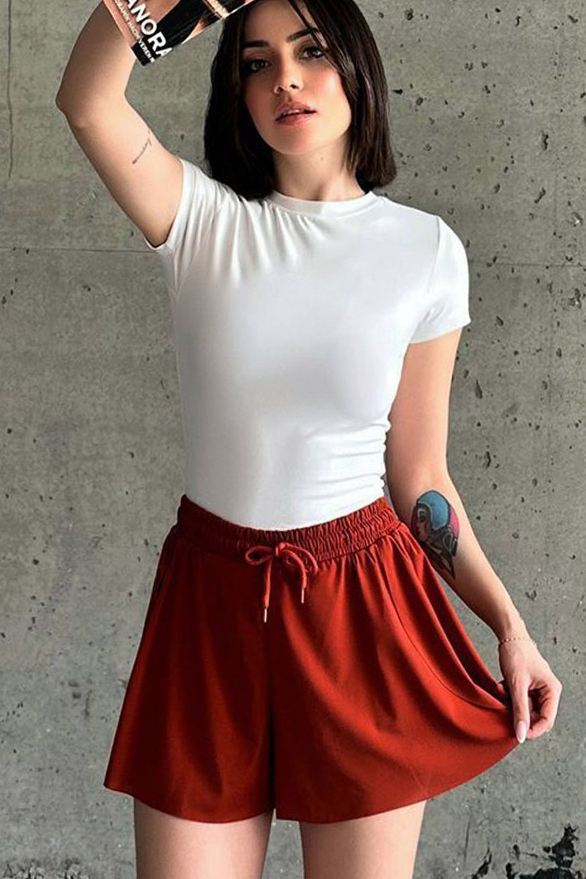 CoolLook Çift Katlı Taytlı ve Yırtmaçlı Lastikli Yüksek Bel Beli İp Büzgülü Yüksek Bel Likralı Kısa Şort