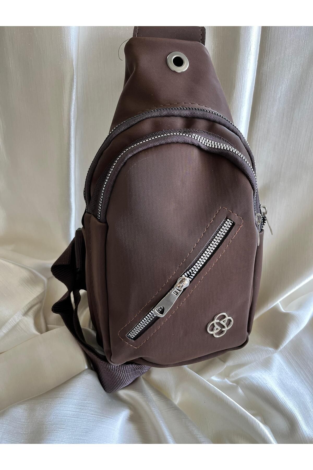 MODA Unisex Siyah Çapraz Askılı Çok Gözlü Su Geçirmez Kulaklık Usb Çıkışlı Body Bag Omuz ve Göğüs Çantası