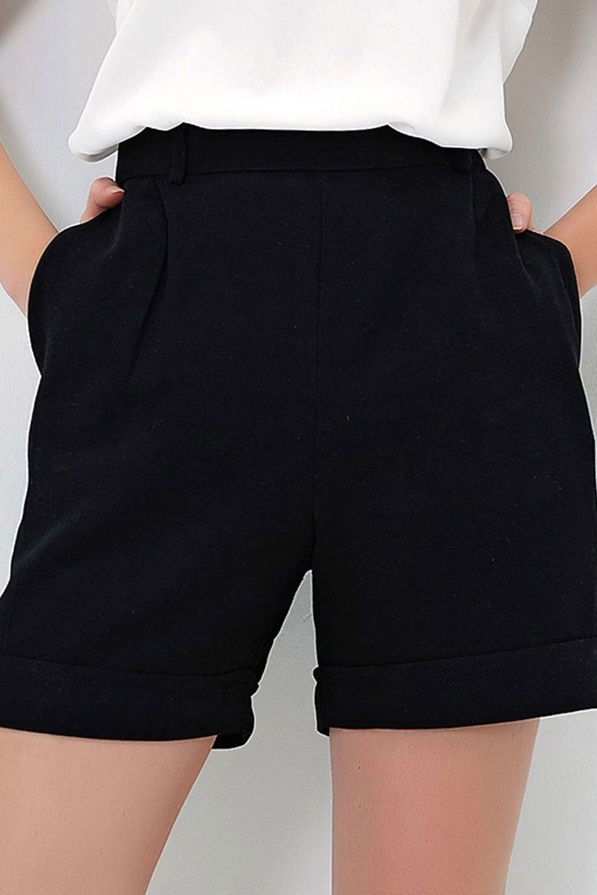 Ottawe Regular Fit Rahat Kalıp Paçası Duble Yüksek Belli Çift Cepli Casual Günlük Keten Şort