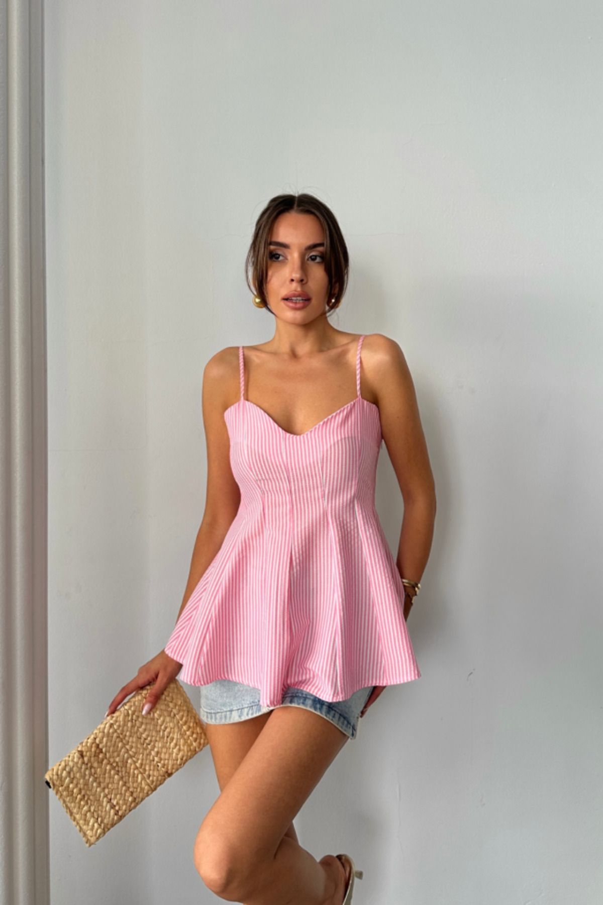 BEFAON ÇİZGİLİ GOFRE ASKILI PENS DETAYLI BLUZ - Pembe