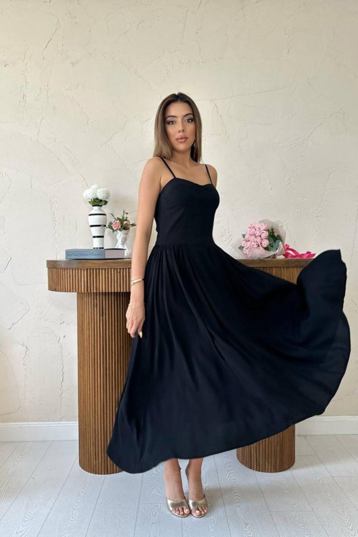 velmorafashion Siyah Göğüs Kuplu Uzun Büzgülü Elbise