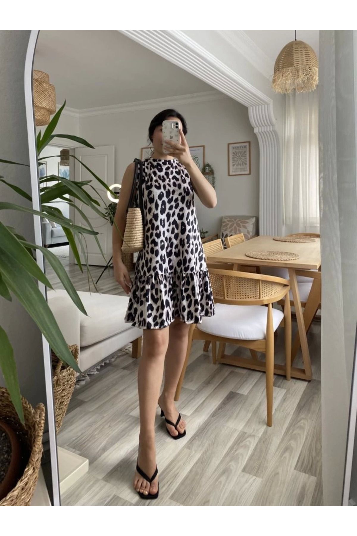 ZORM Kadın Kolsuz Sırttan Bağlamalı Fırfırlı Leopar Desenli Süprem Elbise