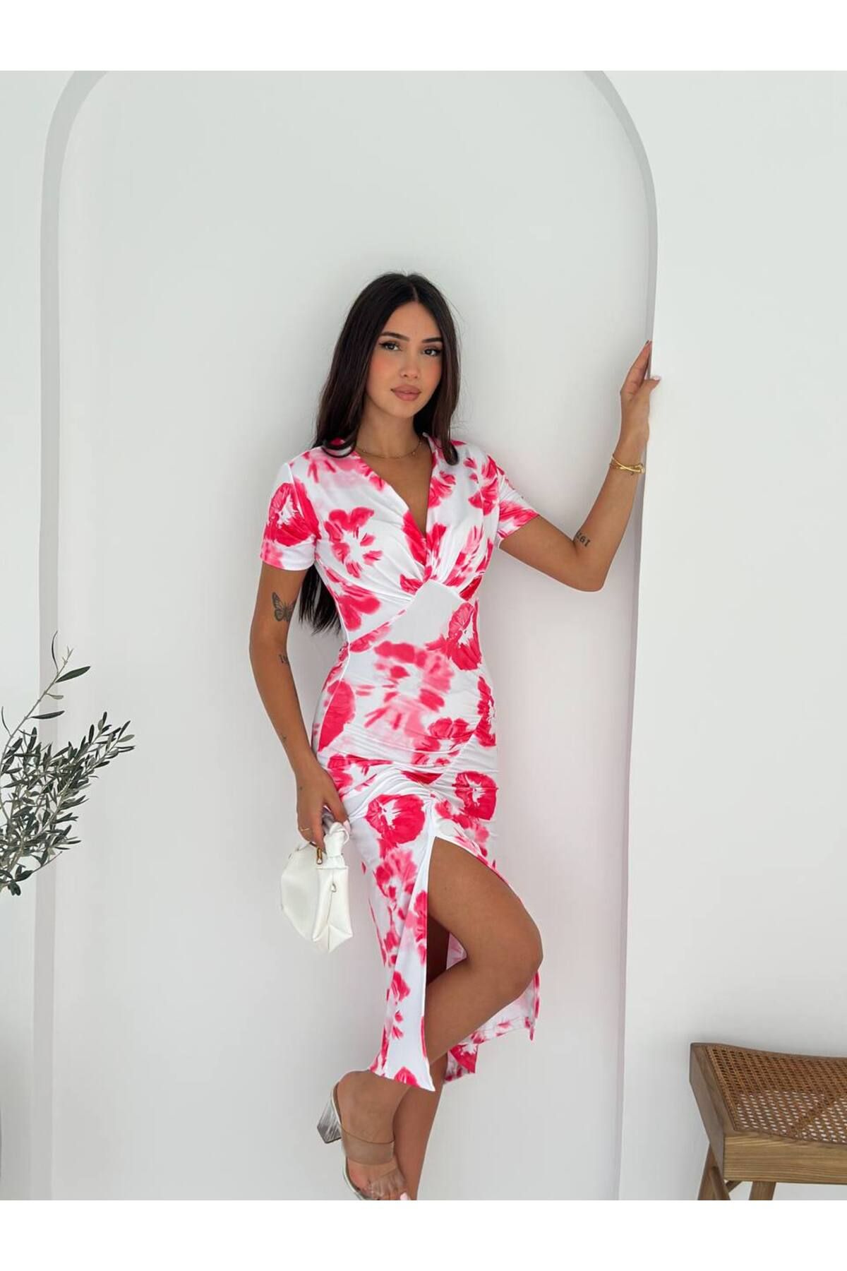 Castivo Fashion Şal Yaka Drapeli Desenli Likralı Yırtmaçlı Midi Elbise