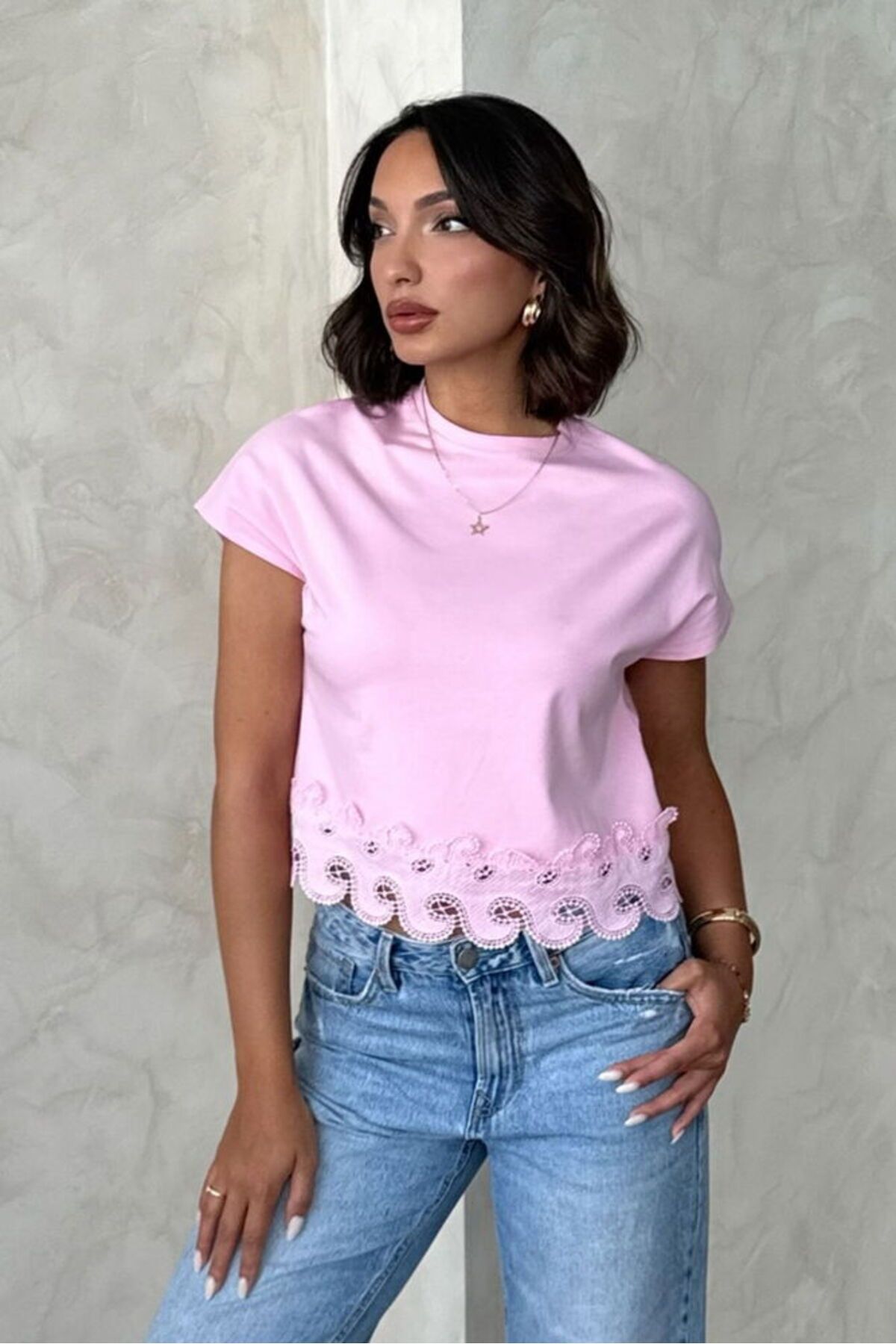 Castivo Fashion Güpür Detaylı Crop Basic Tişört