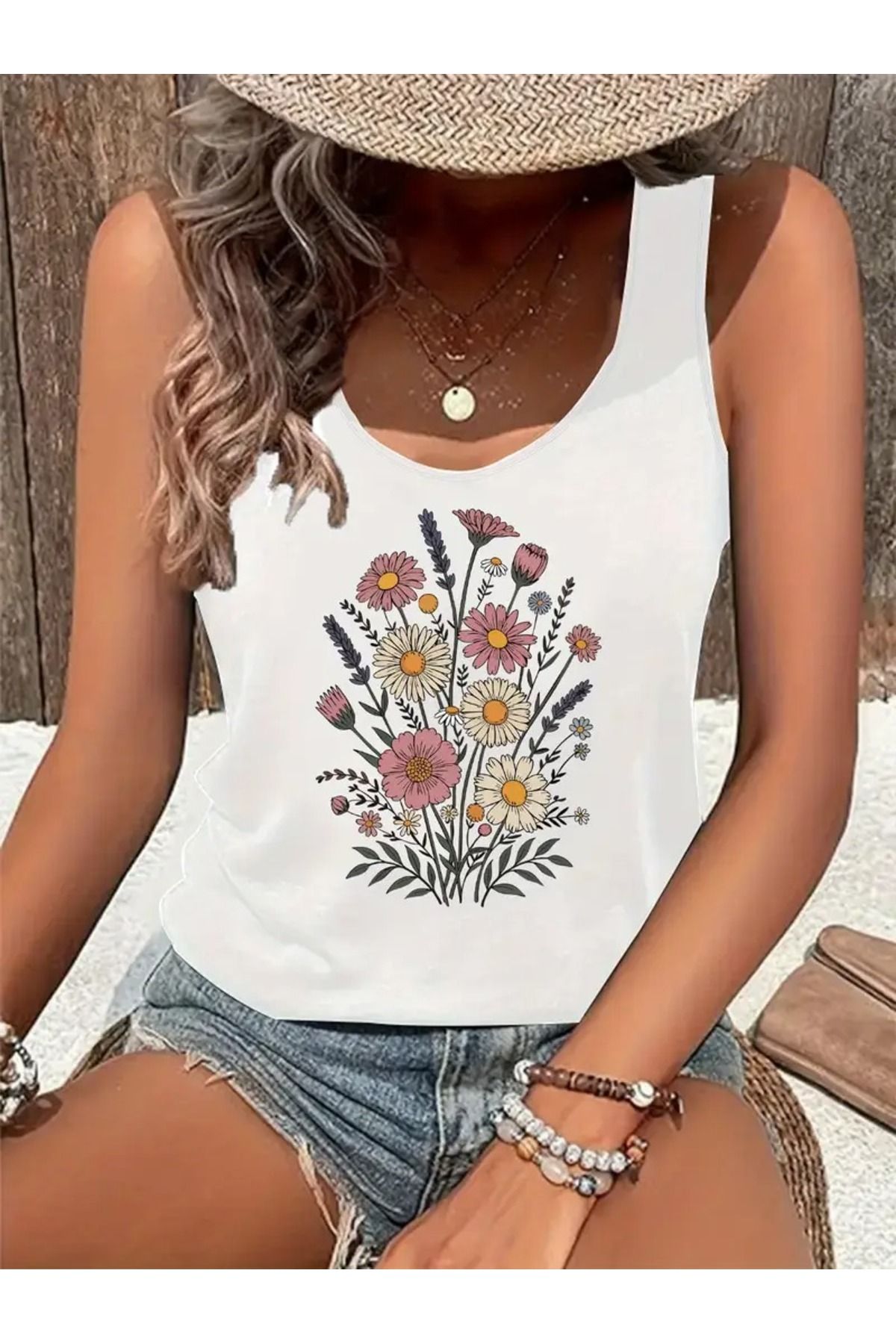 mercoledi Kadın Kolsuz Çiçek Baskılı Oyuk Yaka Üst T-shirt