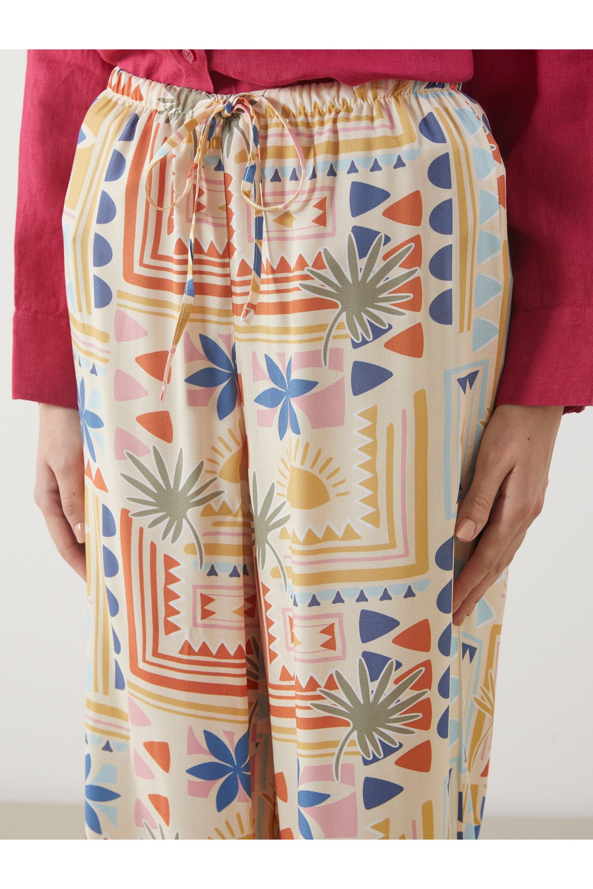 LC Waikiki-Pantaloni de damă cu model cu talie elastică 3