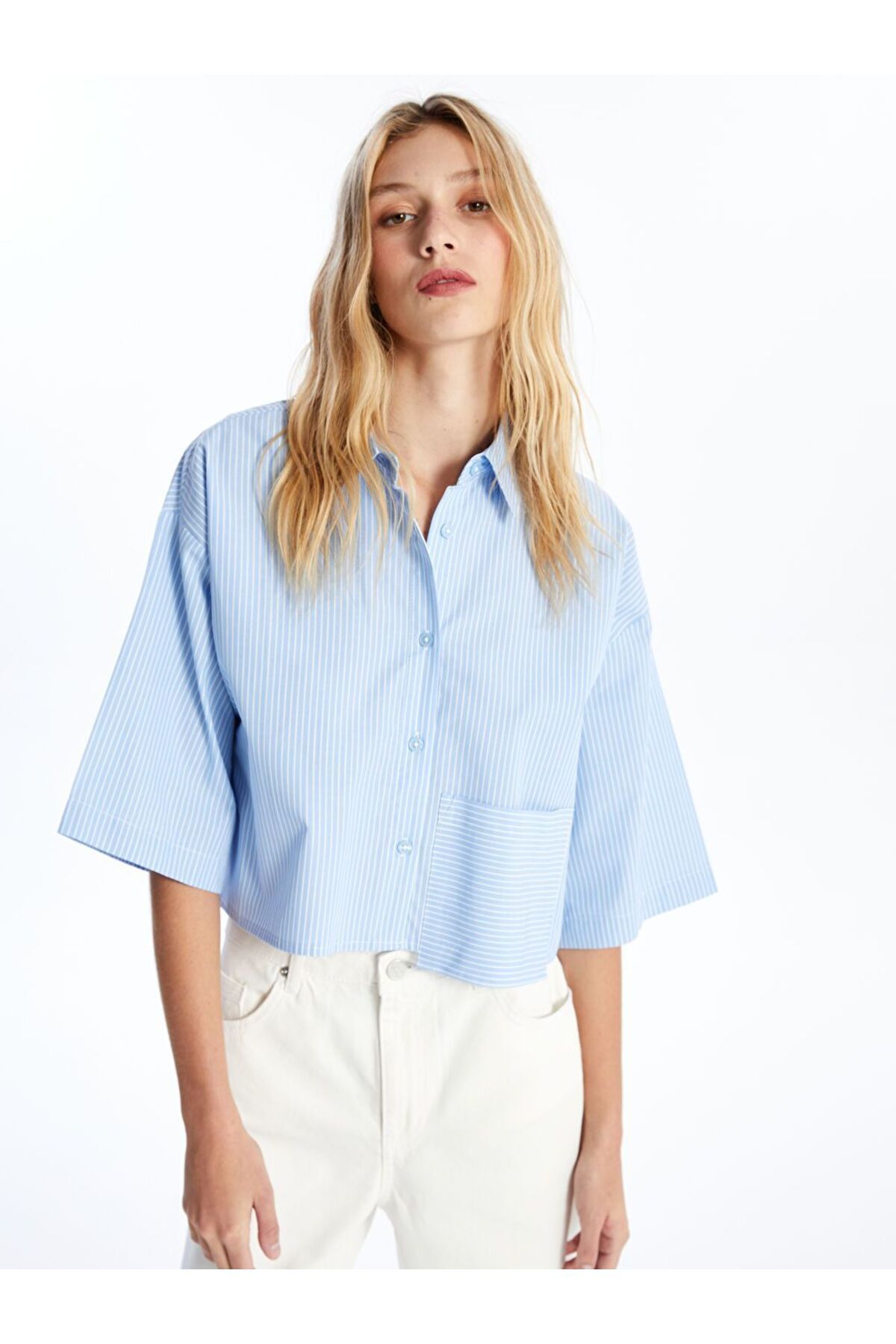 LC Waikiki Mavi Çizgili Crop Poplin Kadın Gömlek