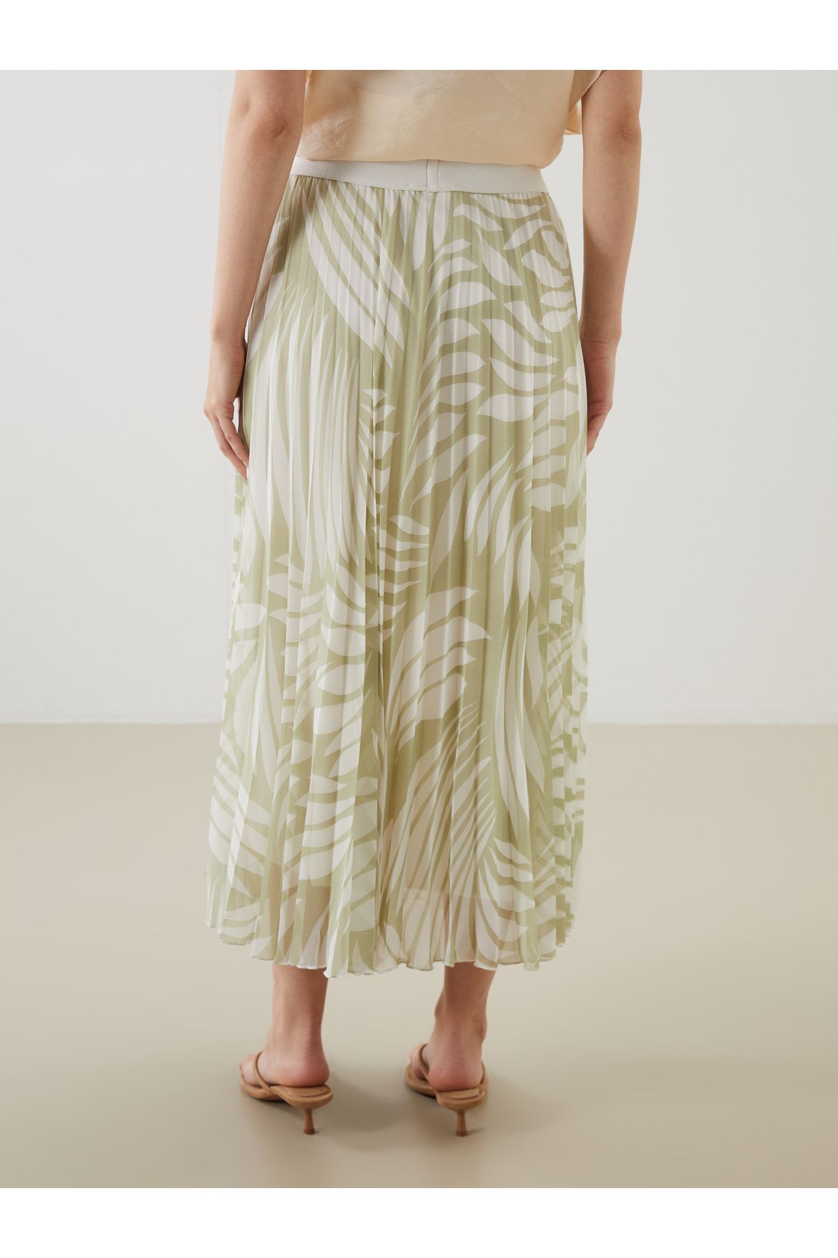 LC Waikiki-Patterned Chiffon Pleated Skirt with Elastic Waist 4