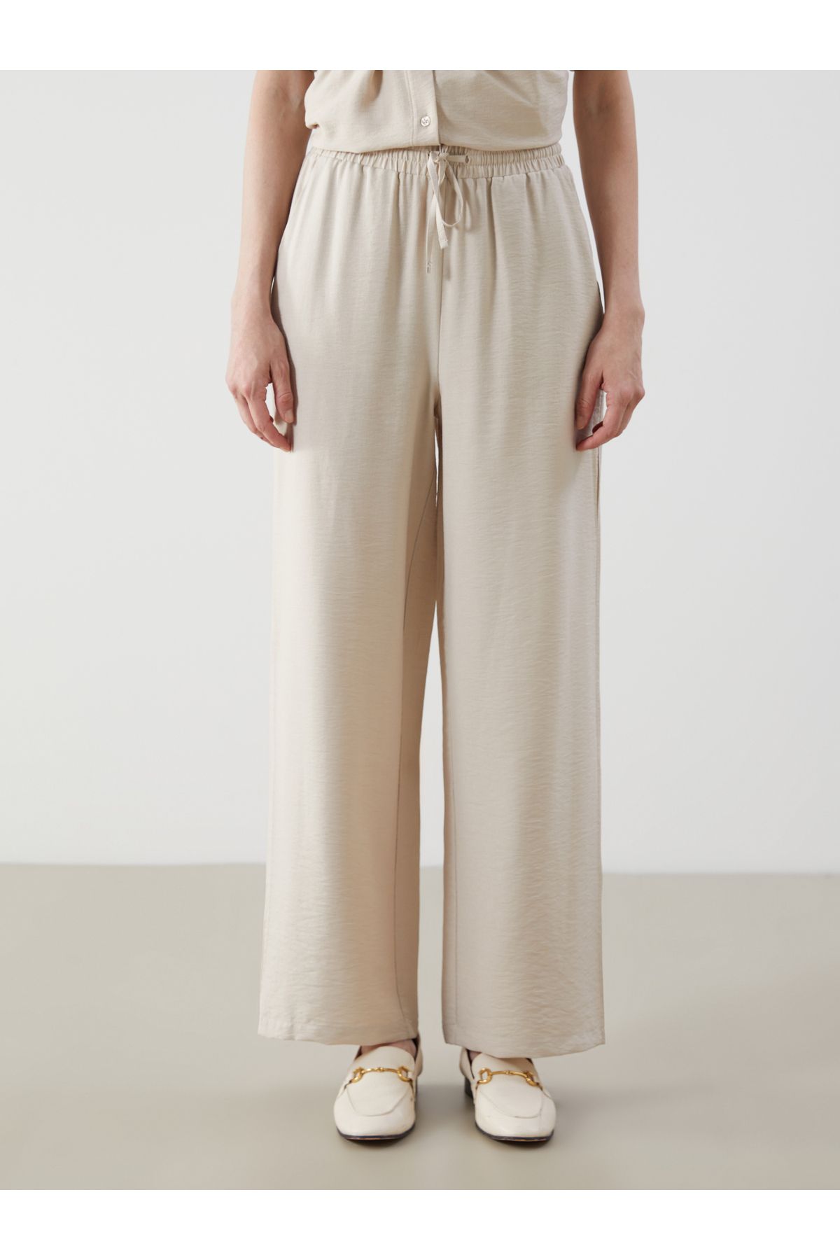 LC Waikiki-Pantaloni de damă cu aspect de in cu talie elastică 2