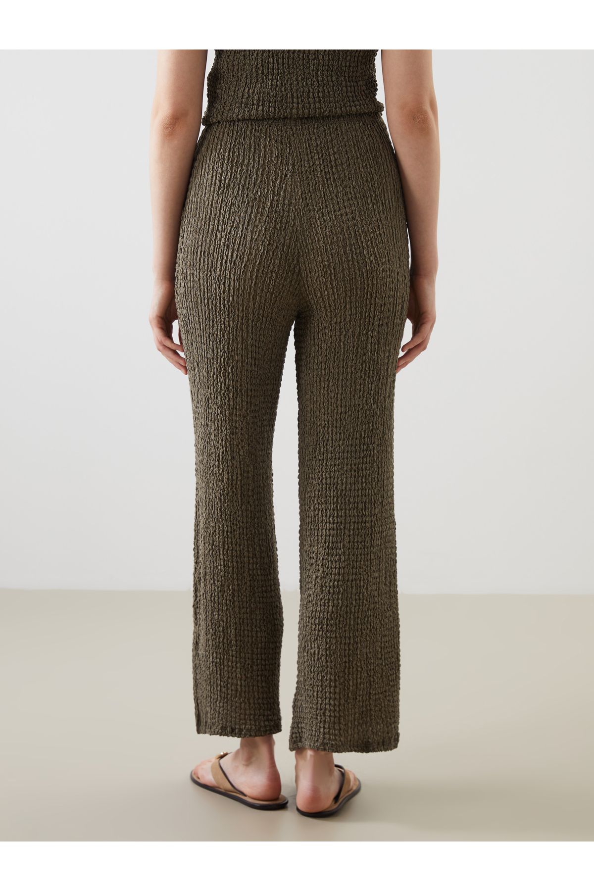 LC Waikiki-Pantaloni de damă texturați cu talie elastică 4