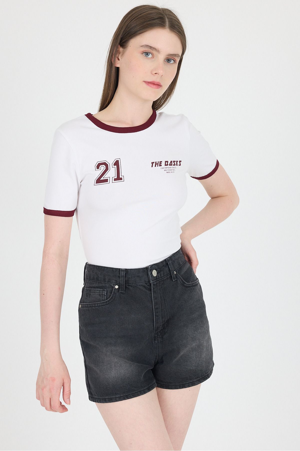 Rays Beyaz Ribanalı Yazı Baskılı Slim Fit Tişört 5981
