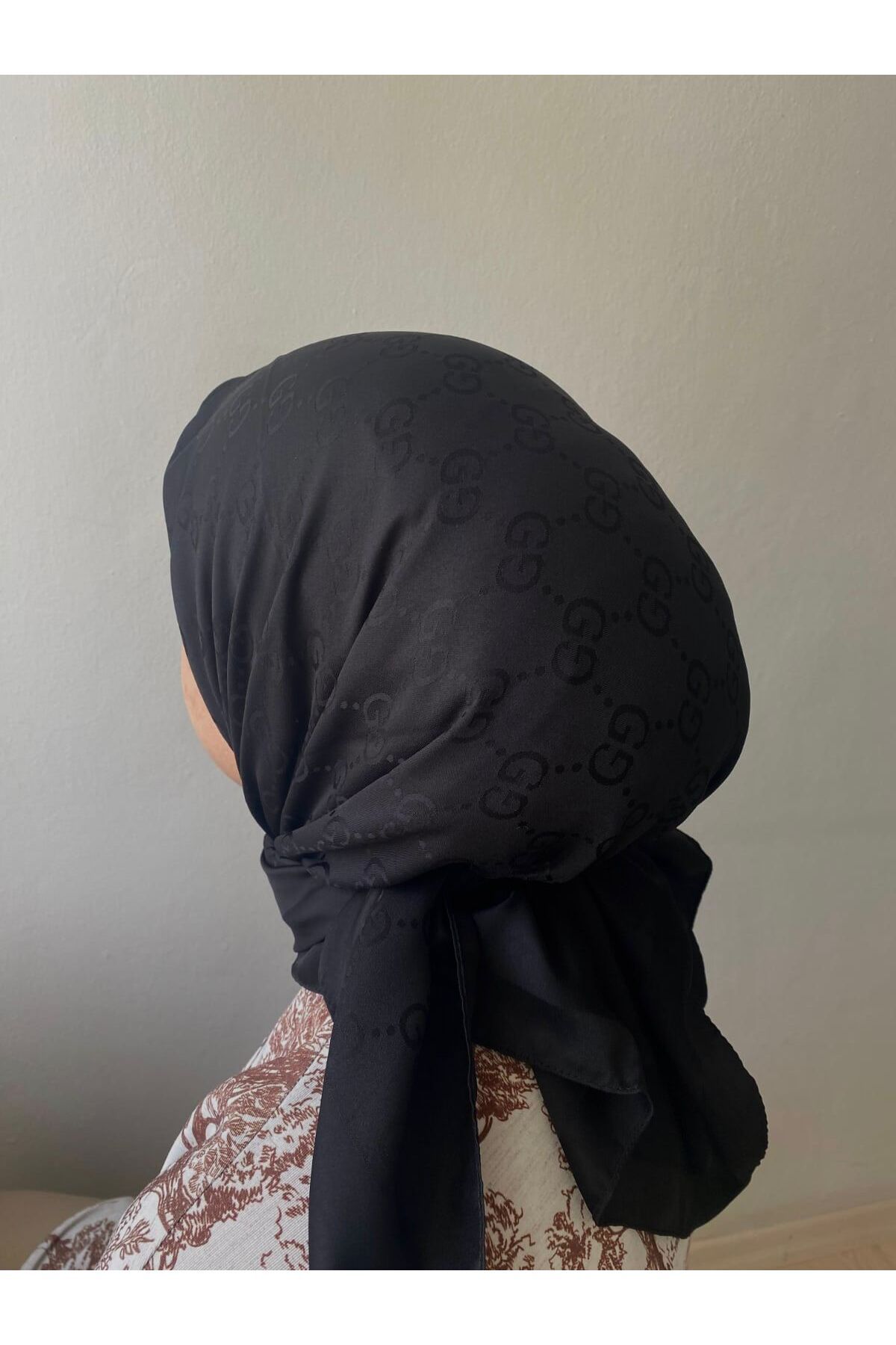 MODA Siyah Jakarlı Eşarp