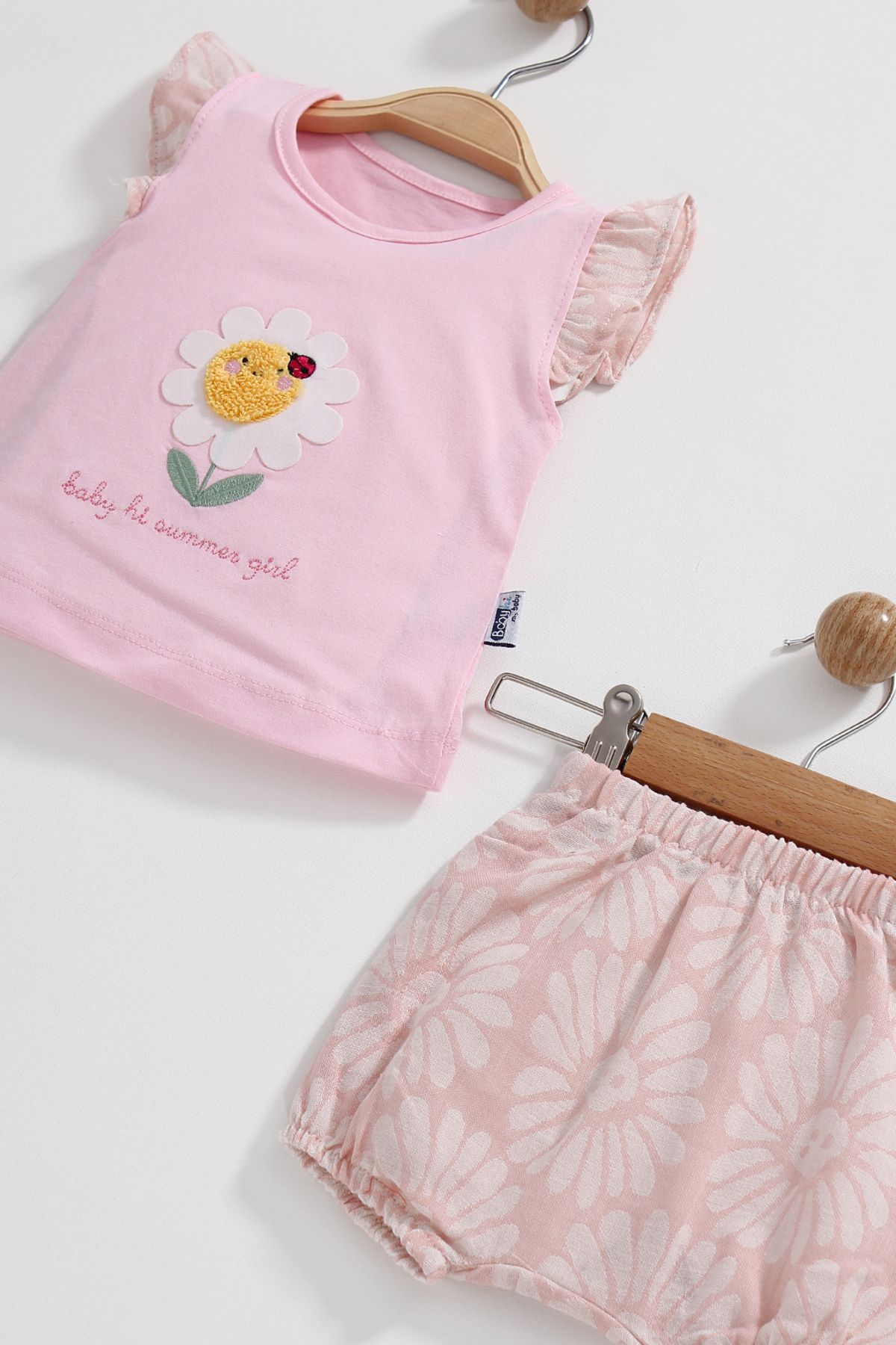 bukko Kız Bebek Yazlık 2'li Takım, Papatyalı, Kolları Fırfır Model, Şortlu (Lastik Paça)