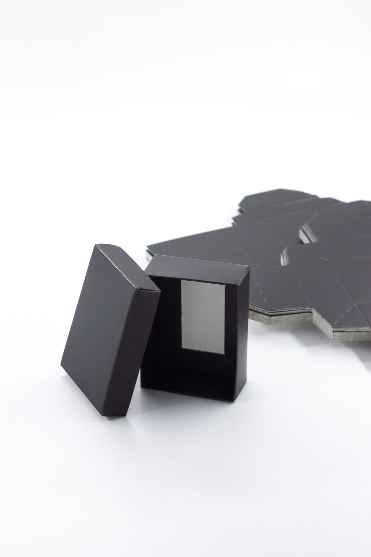carton box Siyah Katlamalı Küçük Hediye Kutusu 6 cm X 8 cm X 3 cm (Süngersiz)
