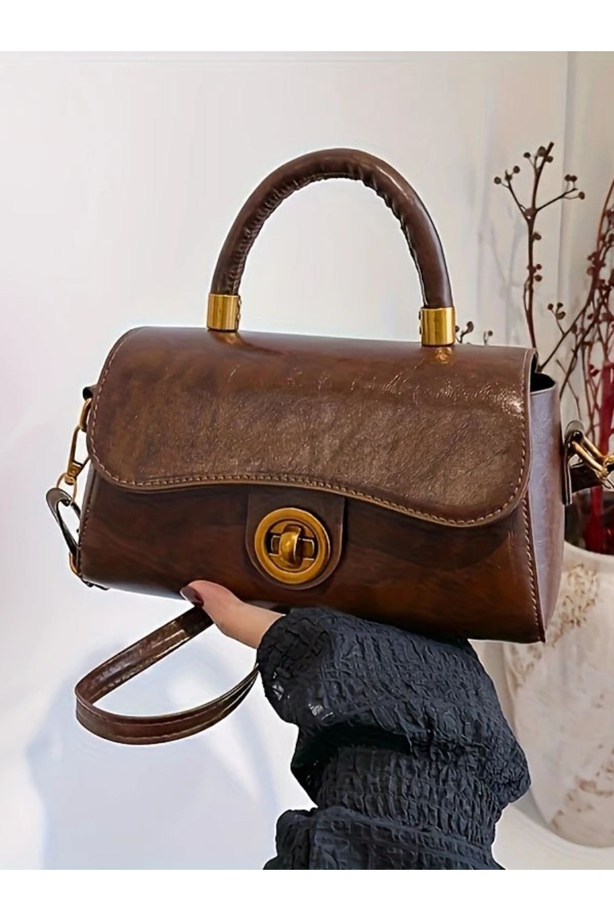 ÇANTA Vintage Sentetik Deri Vücut - Omuz Çantası Ayarlanabilir Askı Altın Tonlu Kilit Kapama El Çantası