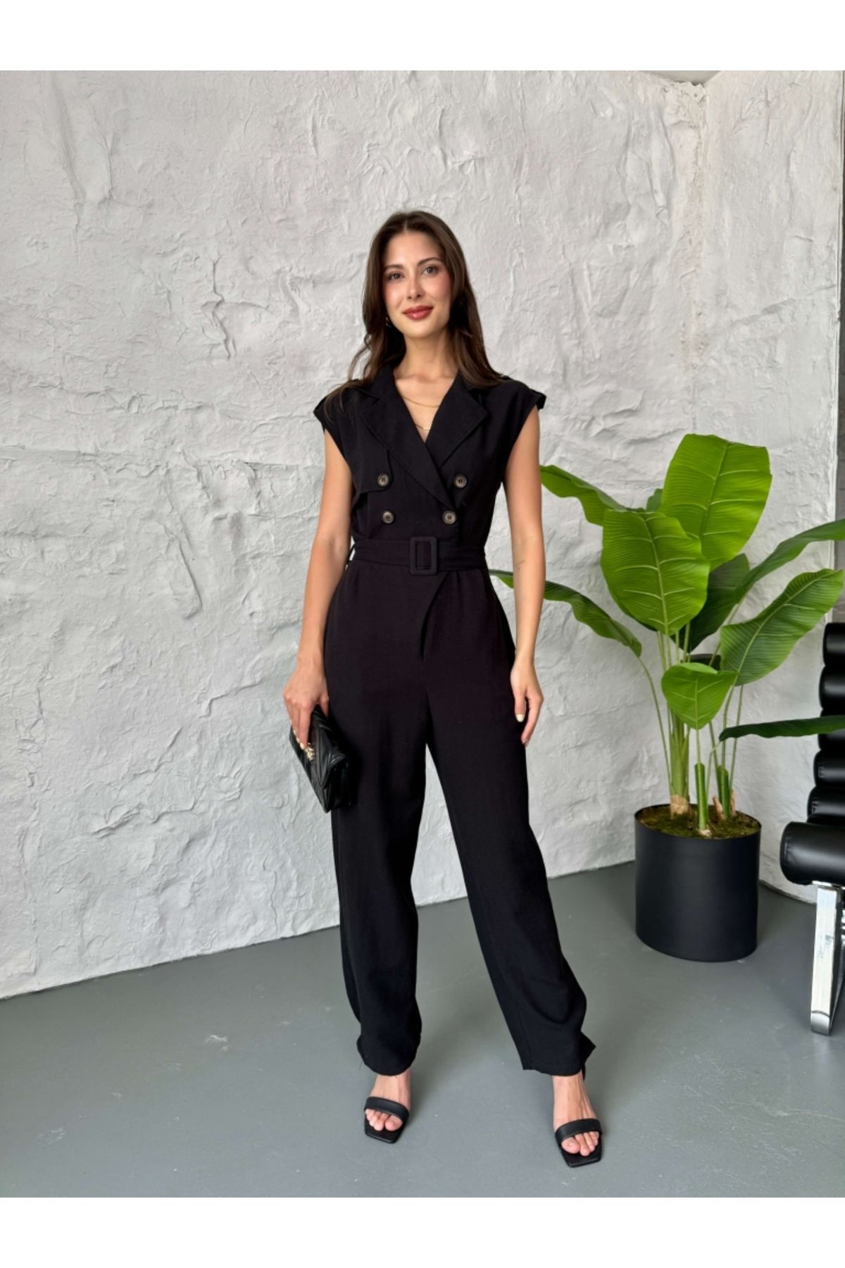 Elif Özbey Butik Siyah Dört Düğmeli Keten Tulum