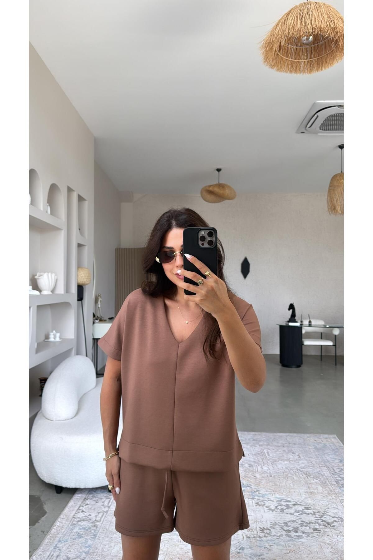Buket Teke Kahverengi Şort Bluz Modal Takım