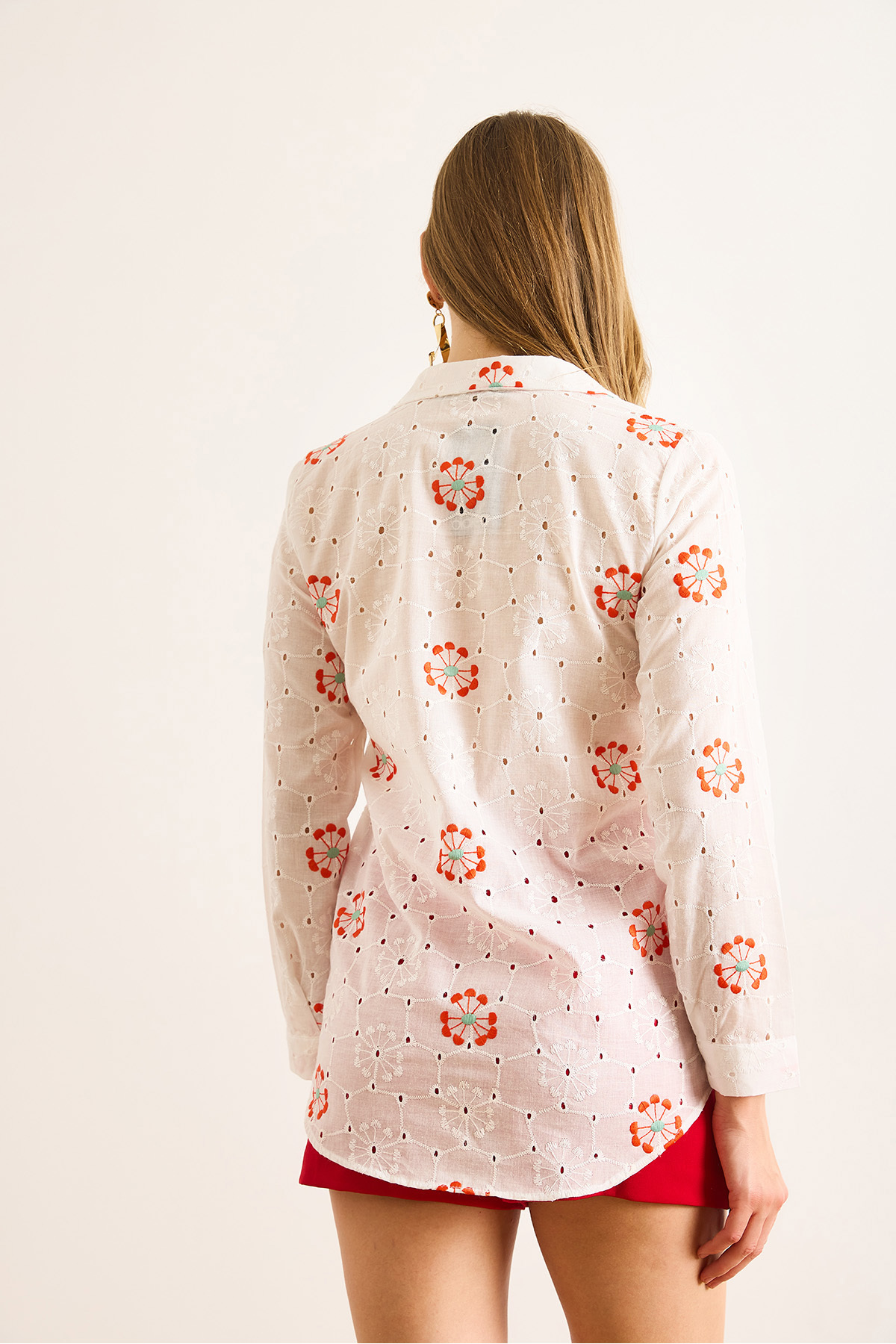 Olalook  Kadın Turuncu Beyaz Nakışlı Oval Desenli Fisto Gömlek GML-19001365 - Görsel 2