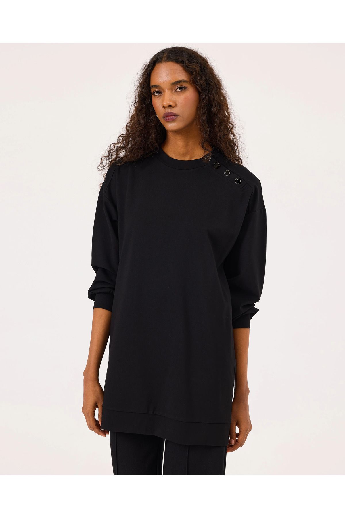 SCL Düğme Detaylı Yuvarlak Yaka Sweatshirt