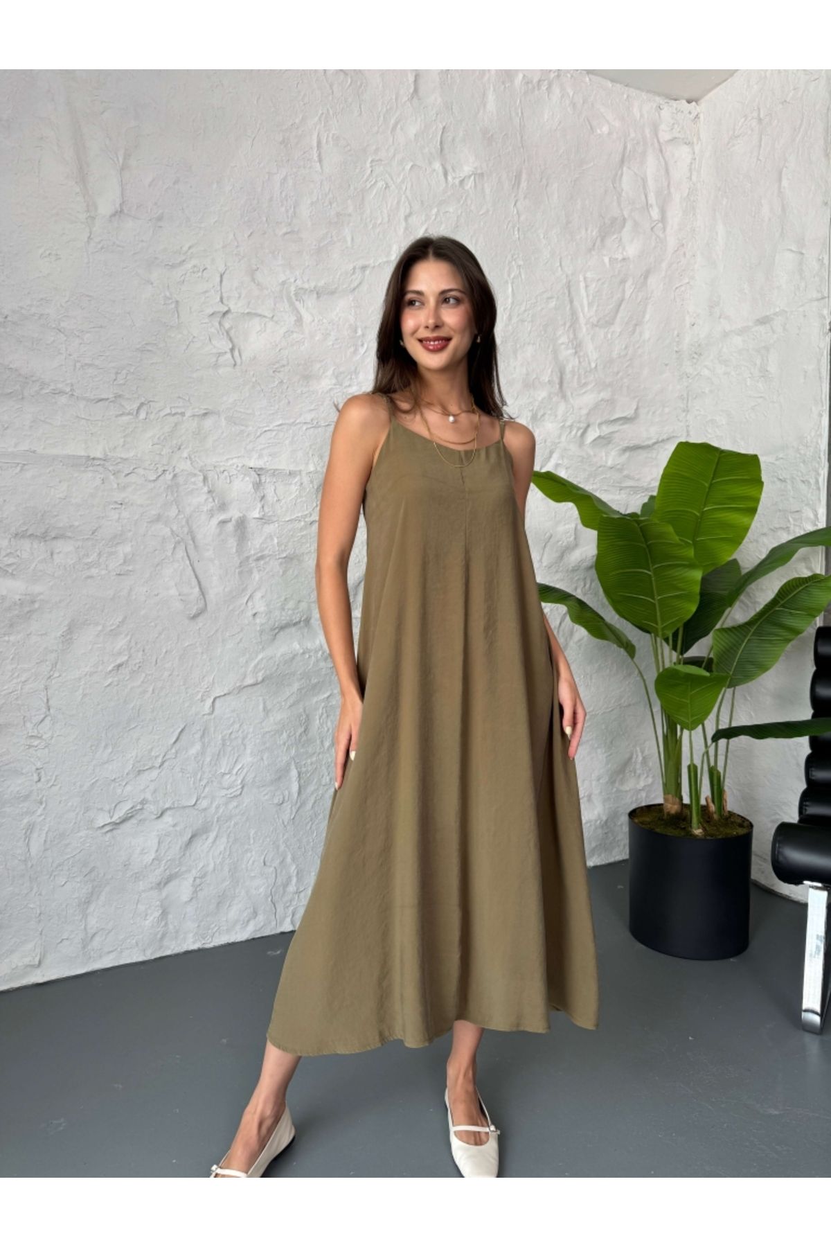 Elif Özbey Butik Haki Kuşaklı İp Askılı Modal Elbise