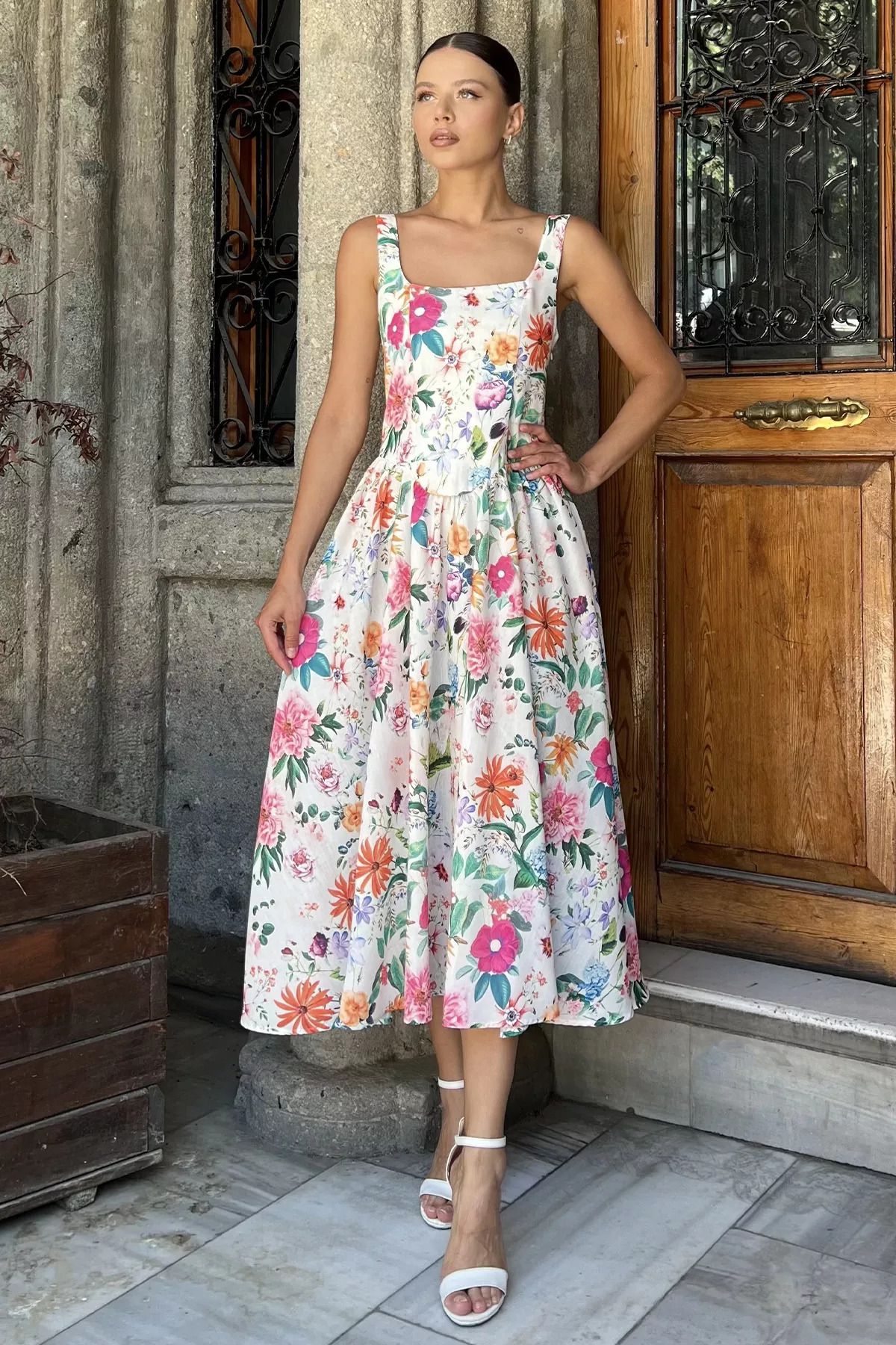 GÜLSELİ Krem Askılı Desenli Elbise