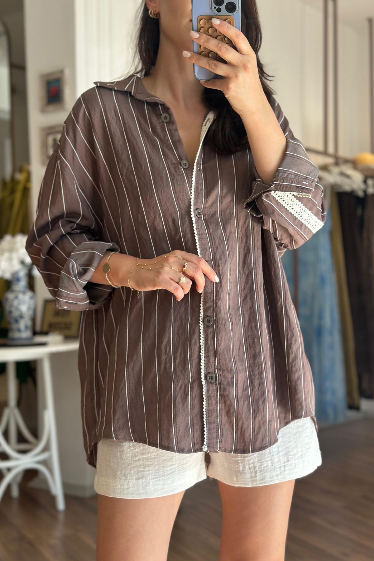 Unique Boutique Kahverengi Çizgili Fisto Geçişli Standart Beden Gömlek