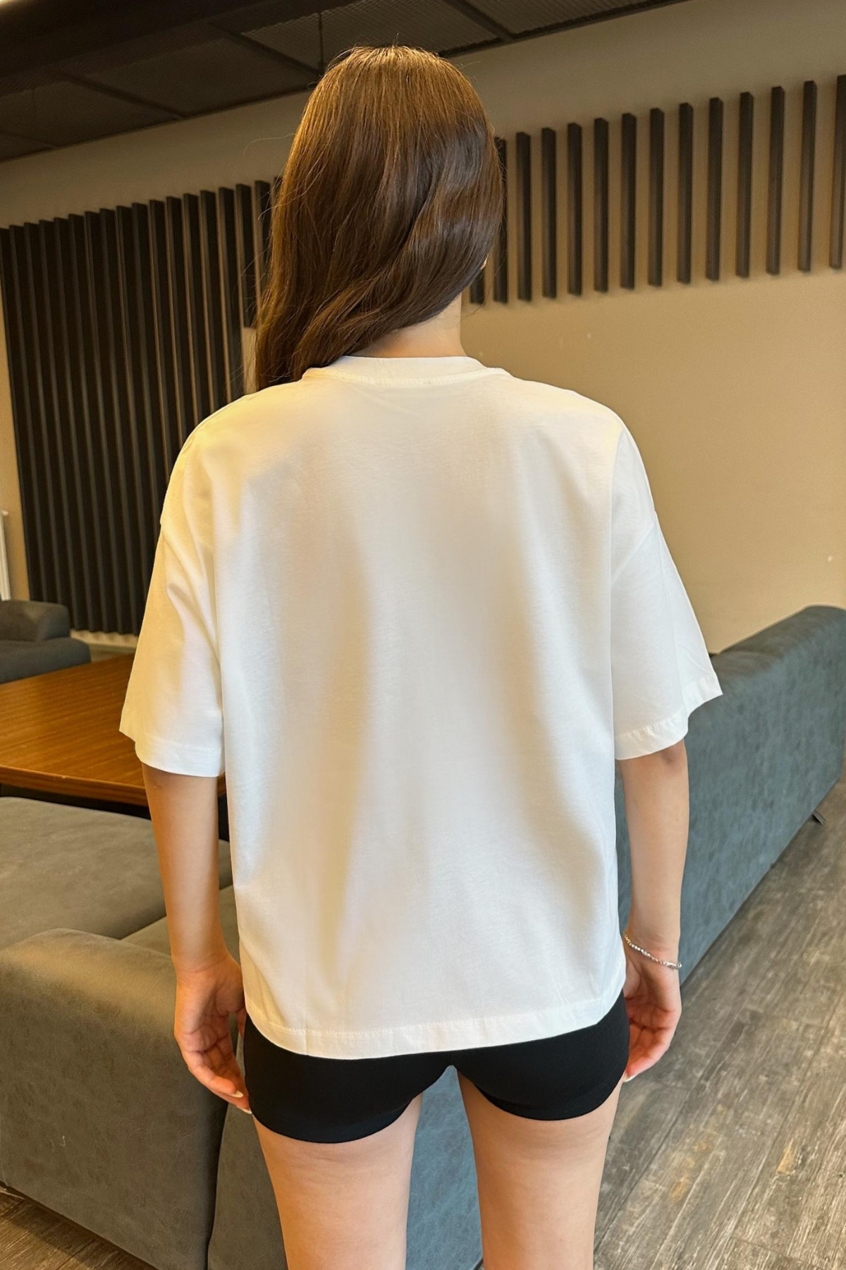 Kadın Özel Dijital Baskılı Oversize T-Shirt Kırık Beyaz 4