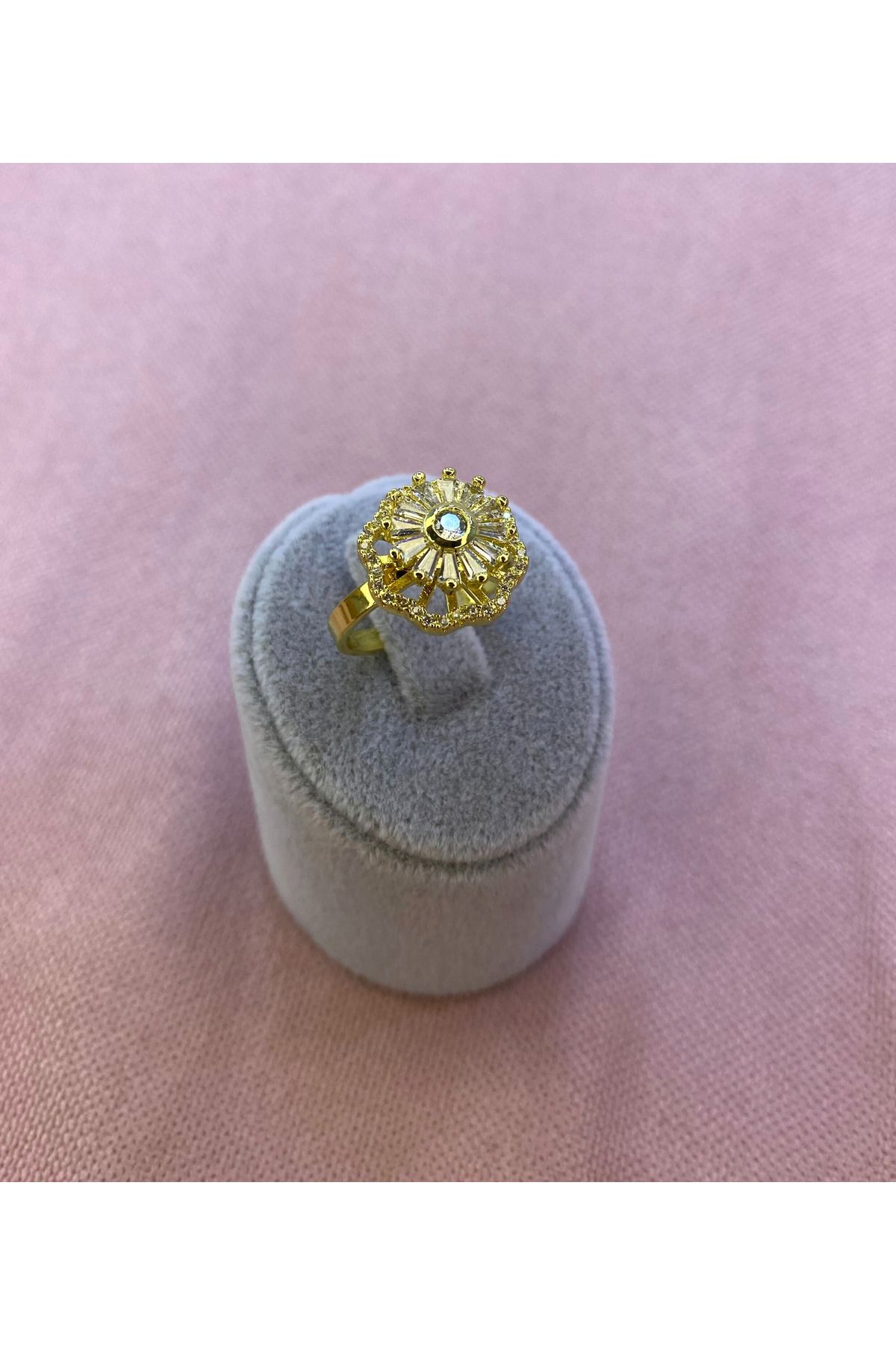 AYZENA Baget Zirkon Taşlı Güneş Model Gold Renk Dönebilen Stres Yüzüğü (Ayarlanabilir Ölçü)