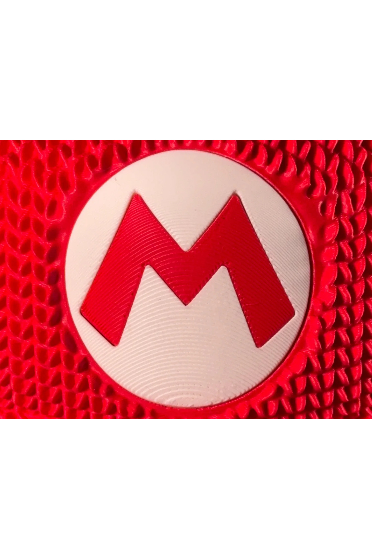 Niedliche gestrickte gemusterte Super Mario-Mütze 15 x 13 cm – dekoratives 3D-gedrucktes Accessoire mit personalisiertem Namen