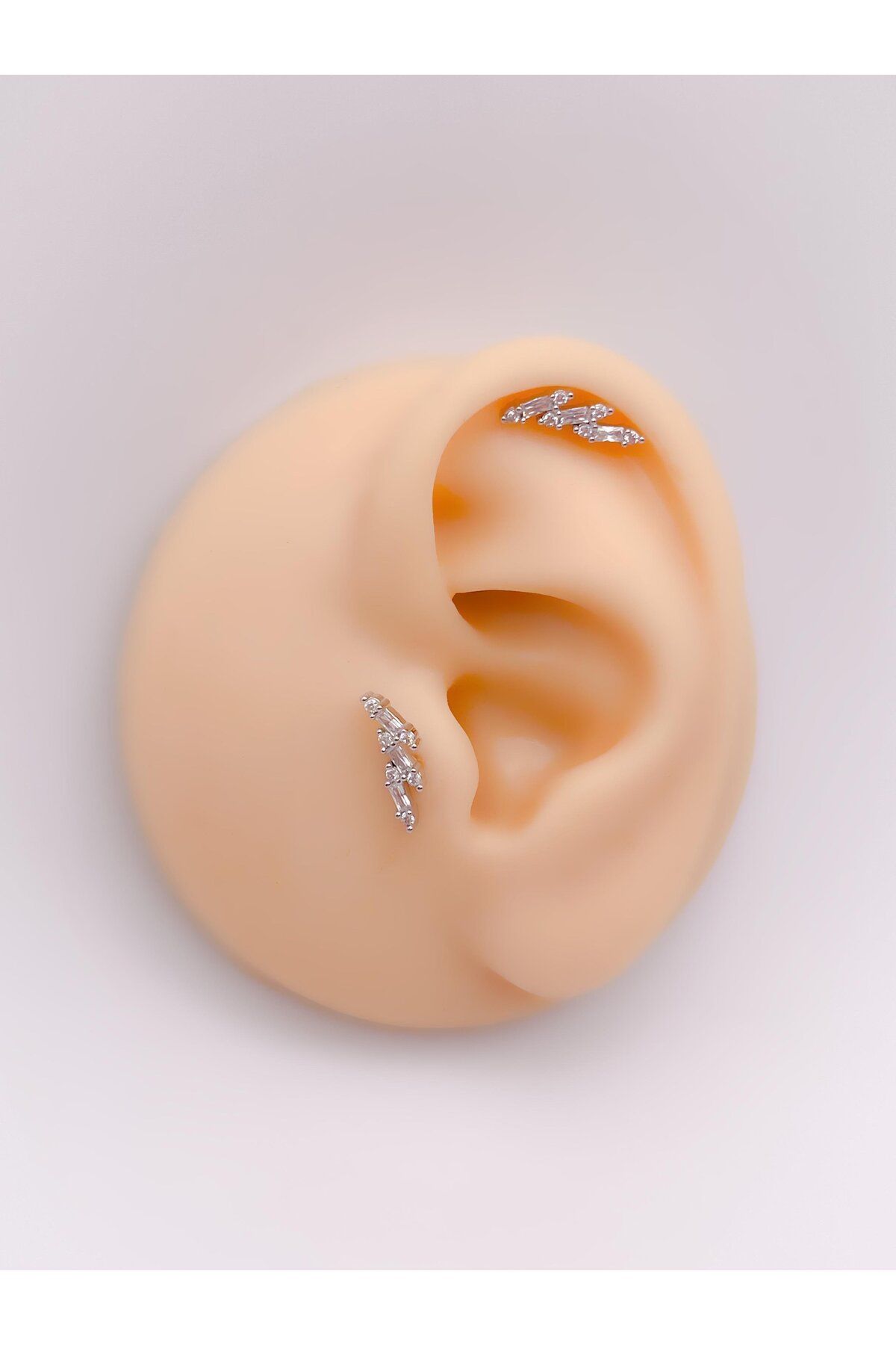 Trinos Cerrrahi Çelik Piercing ( Pirsing ) Üç İnce Taşlı Tragus Helix Piercing (1adet)