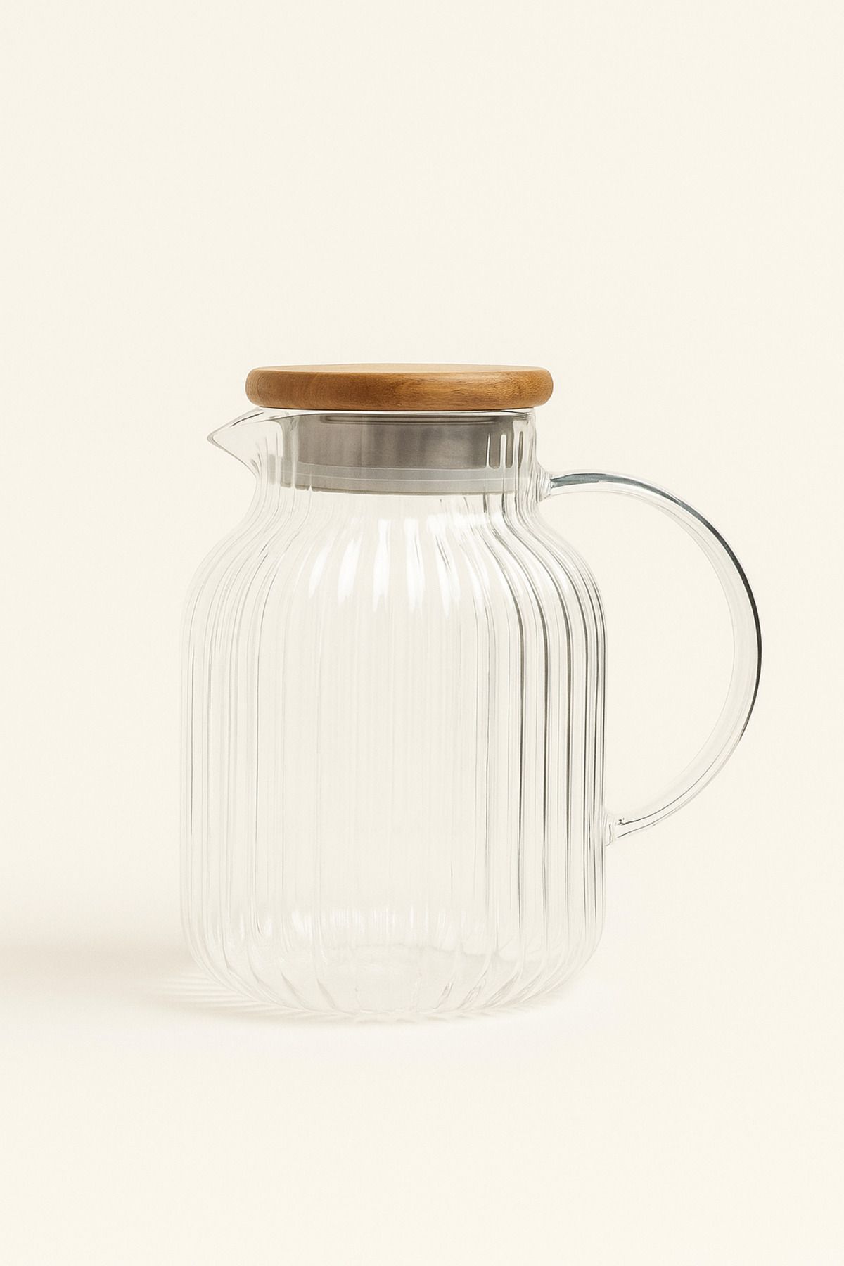 Mirilliahome Akasya Kapaklı Çizgili Cam Sürahi – 1.5 Litre Filtreli Soğuk İçecek Sürahisi