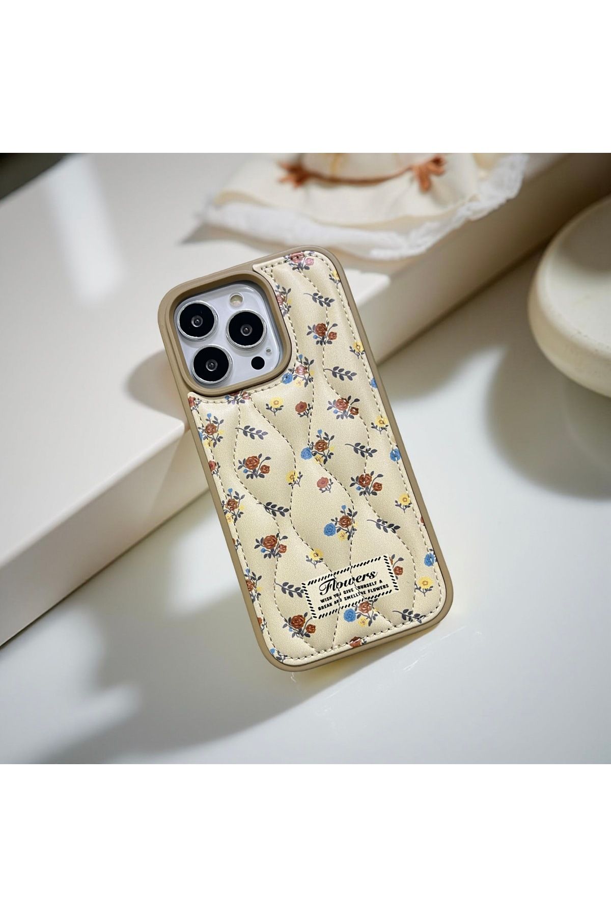 HYPERSOFT Iphone 15 Pro Uyumlu Kapitone Çiçek Desenli Puf Kılıf Özel Kutulu