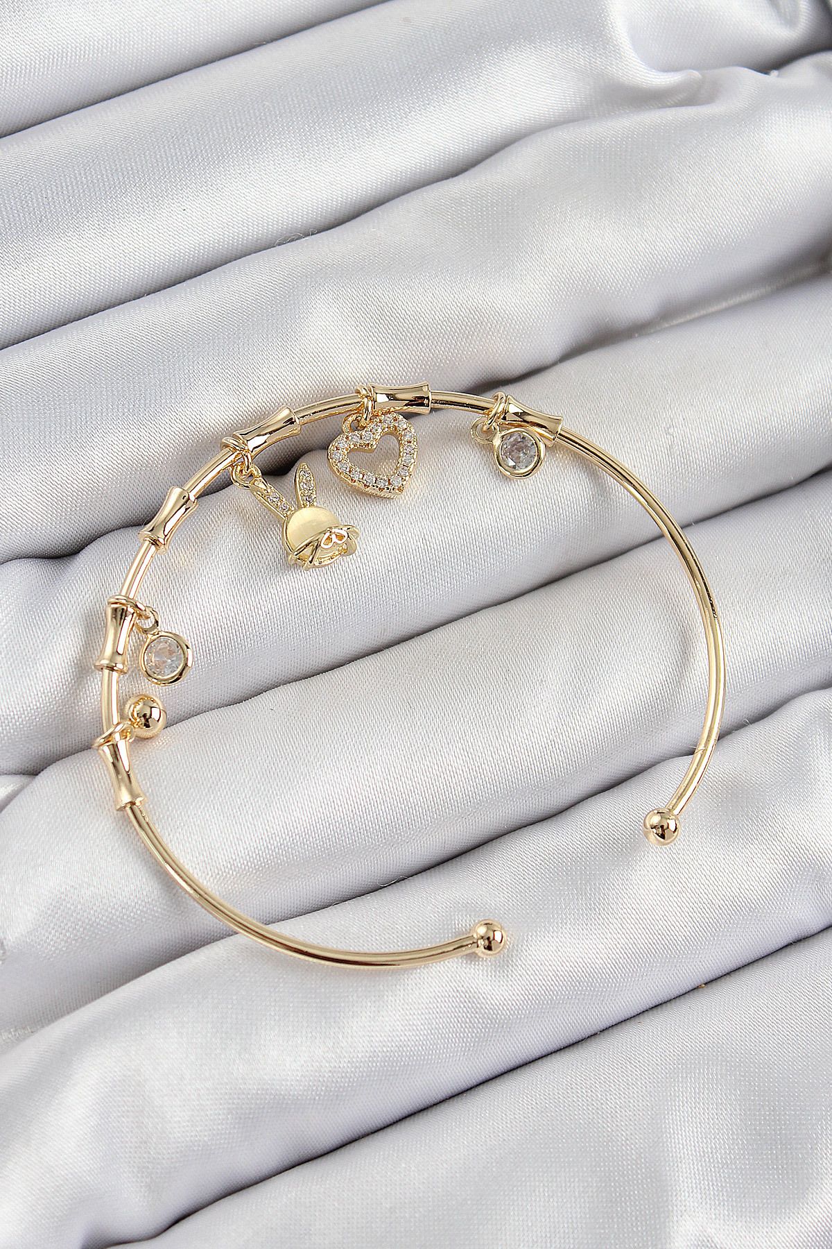 Toptan Bulurum Pirinç Zirkon Taşlı Tavşan Ve Kalp Model Gold Renk Charm Bileklik