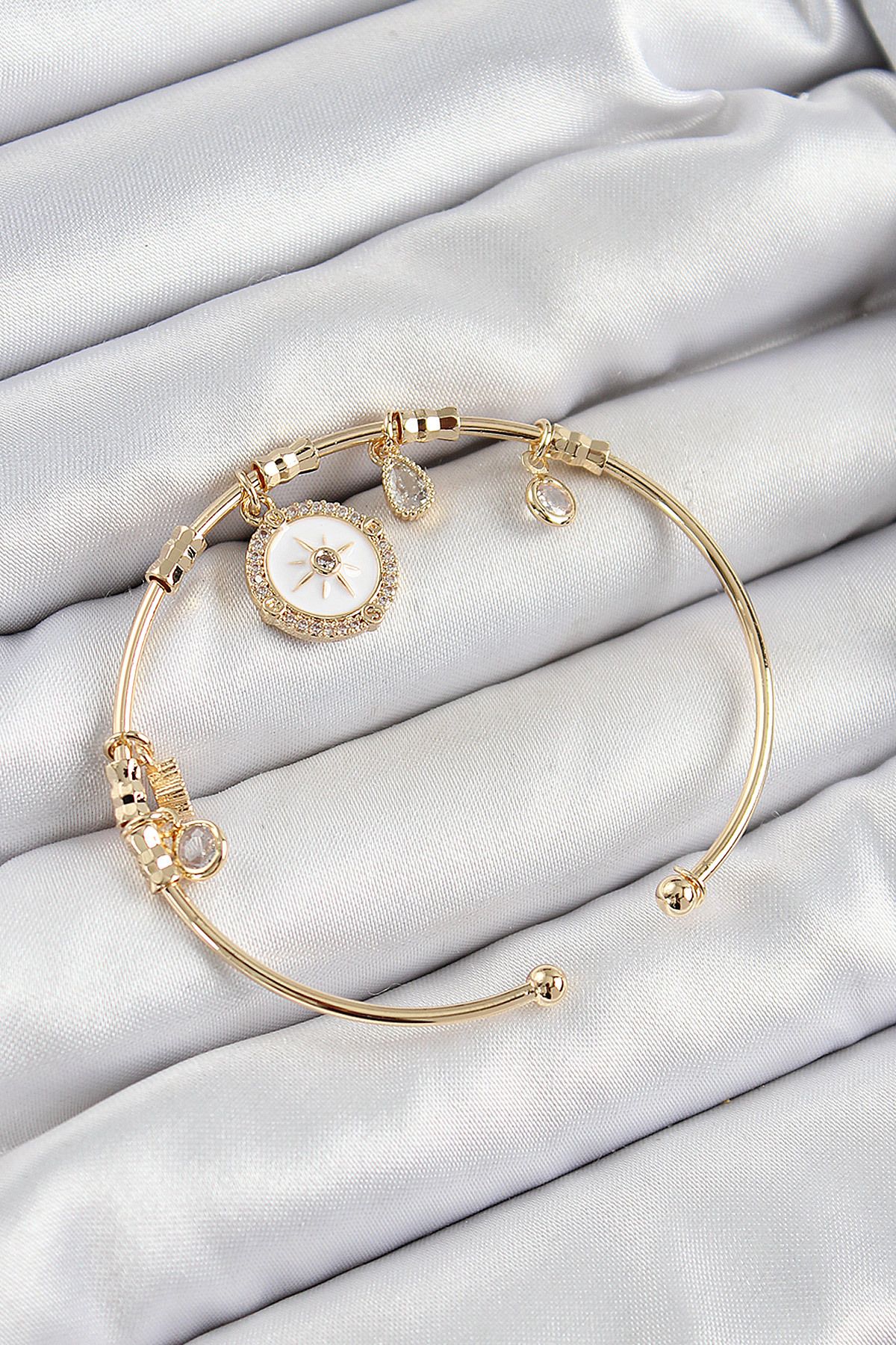 Toptan Bulurum Pirinç Zirkon Taşlı Pusula Model Gold Renk Charm Bileklik